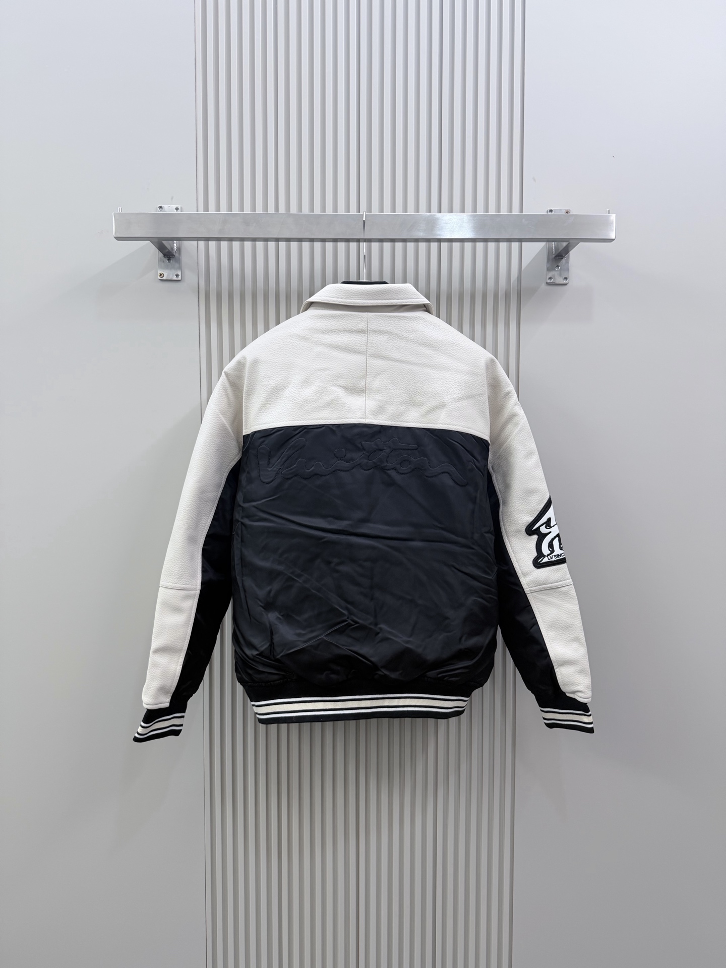 Cheap Louis Vuitton Thin Jackets For Men in 226480, $105 USD- [IB226480] - Replica Louis Vuitton Thin Jackets For Men