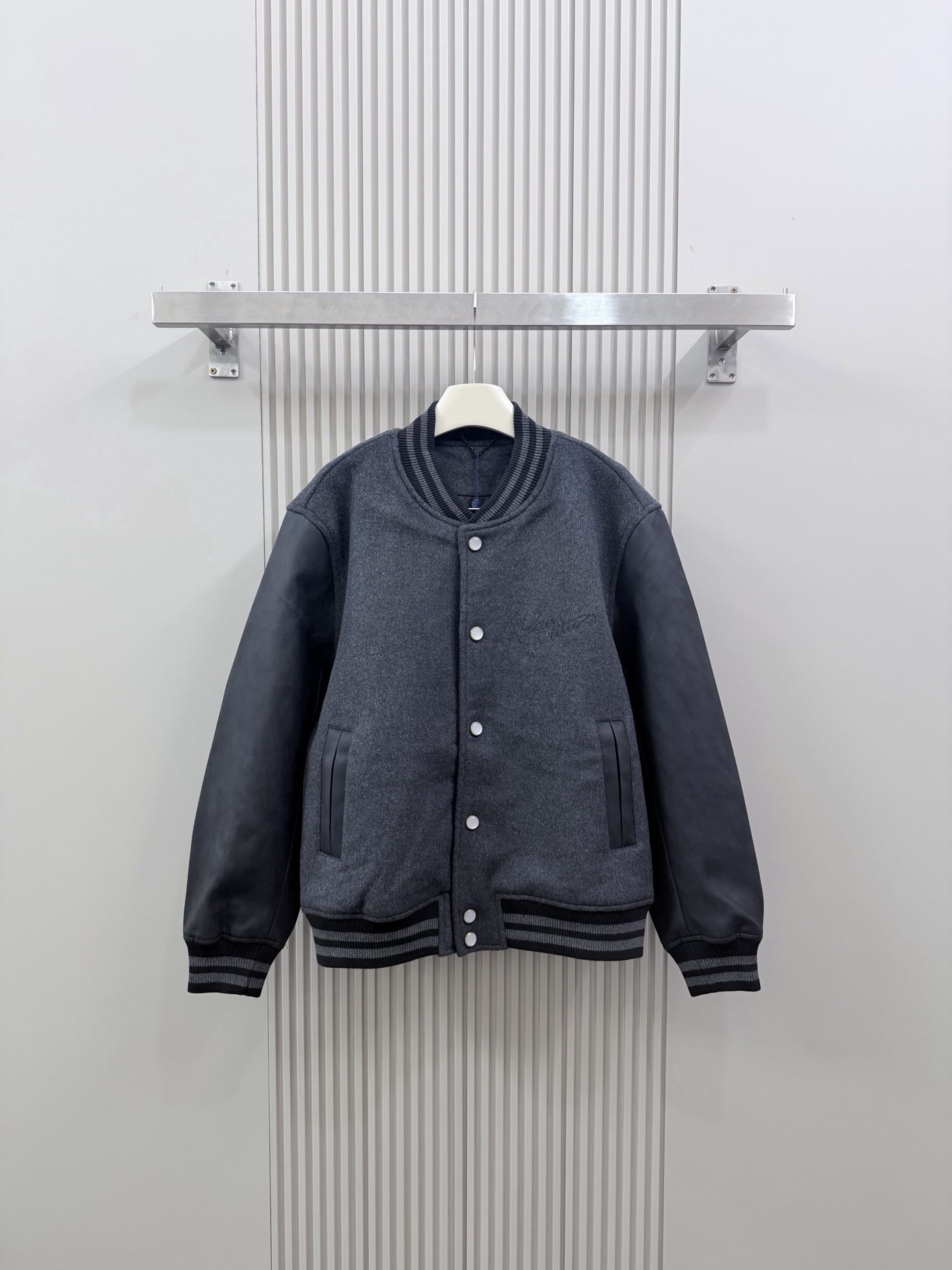 Cheap Louis Vuitton Thin Jackets For Men in 226481, $105 USD- [IB226481] - Replica Louis Vuitton Thin Jackets For Men