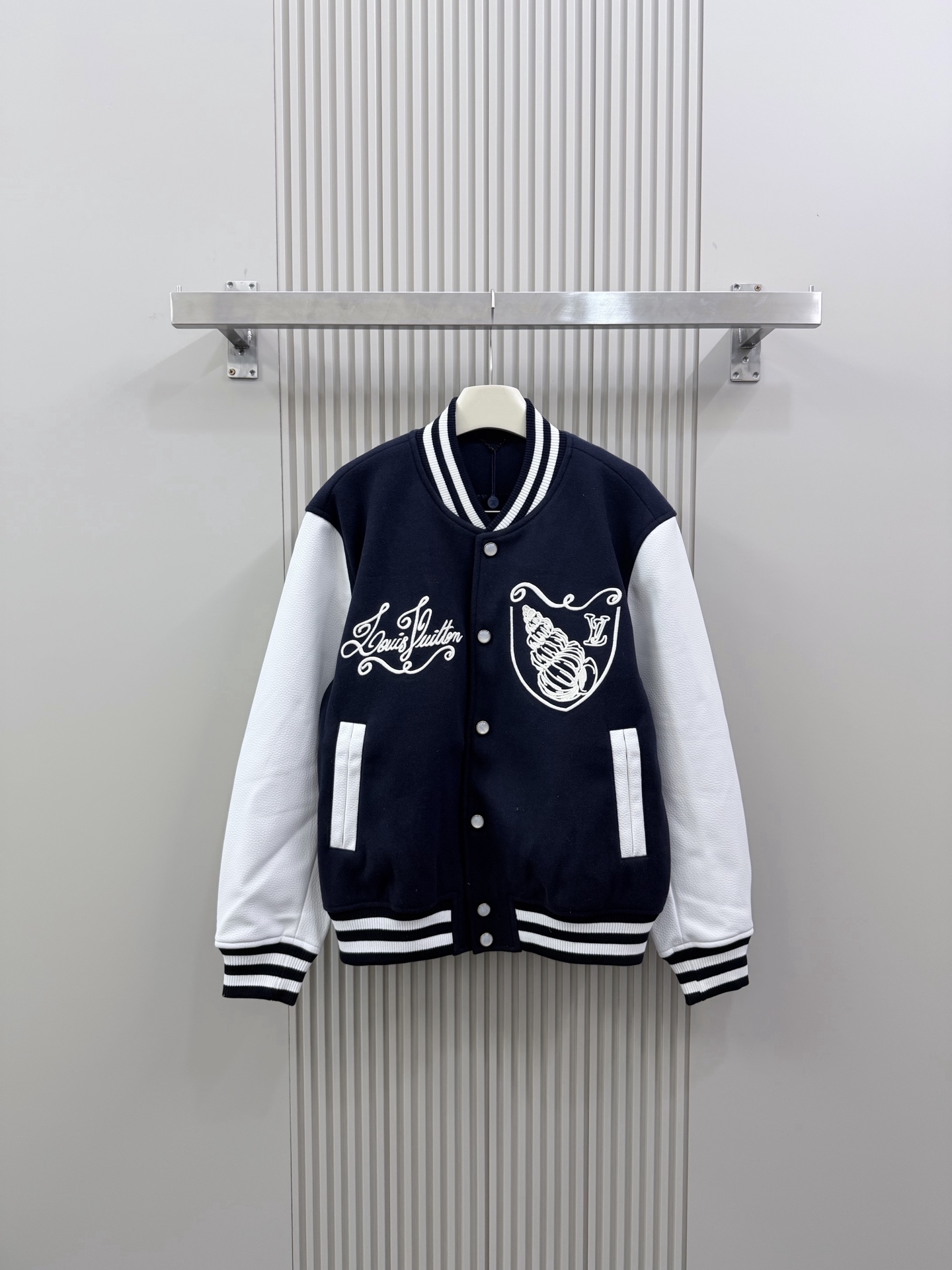 Cheap Louis Vuitton Thin Jackets For Men in 226482, $105 USD- [IB226482] - Replica Louis Vuitton Thin Jackets For Men