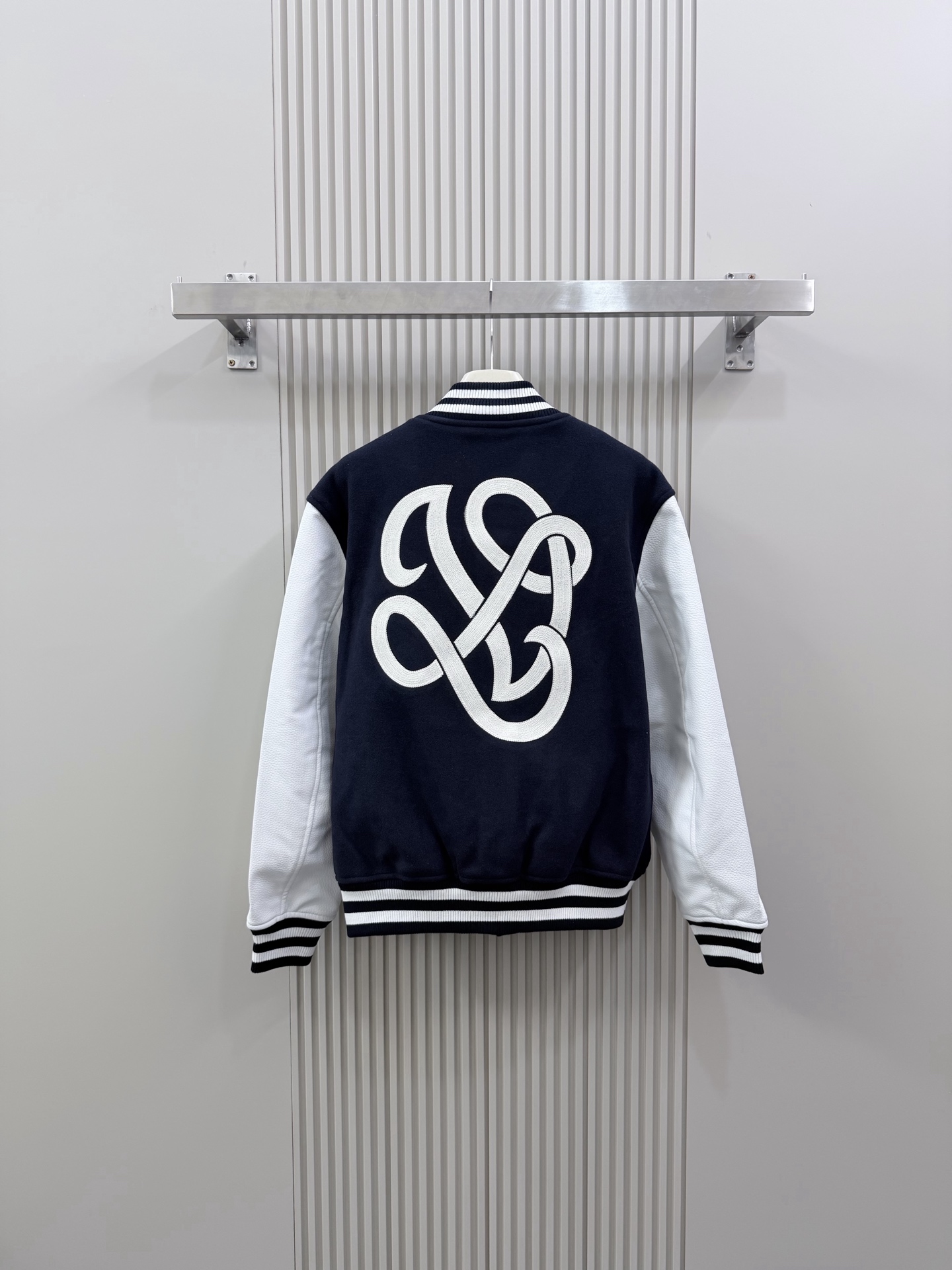 Cheap Louis Vuitton Thin Jackets For Men in 226482, $105 USD- [IB226482] - Replica Louis Vuitton Thin Jackets For Men