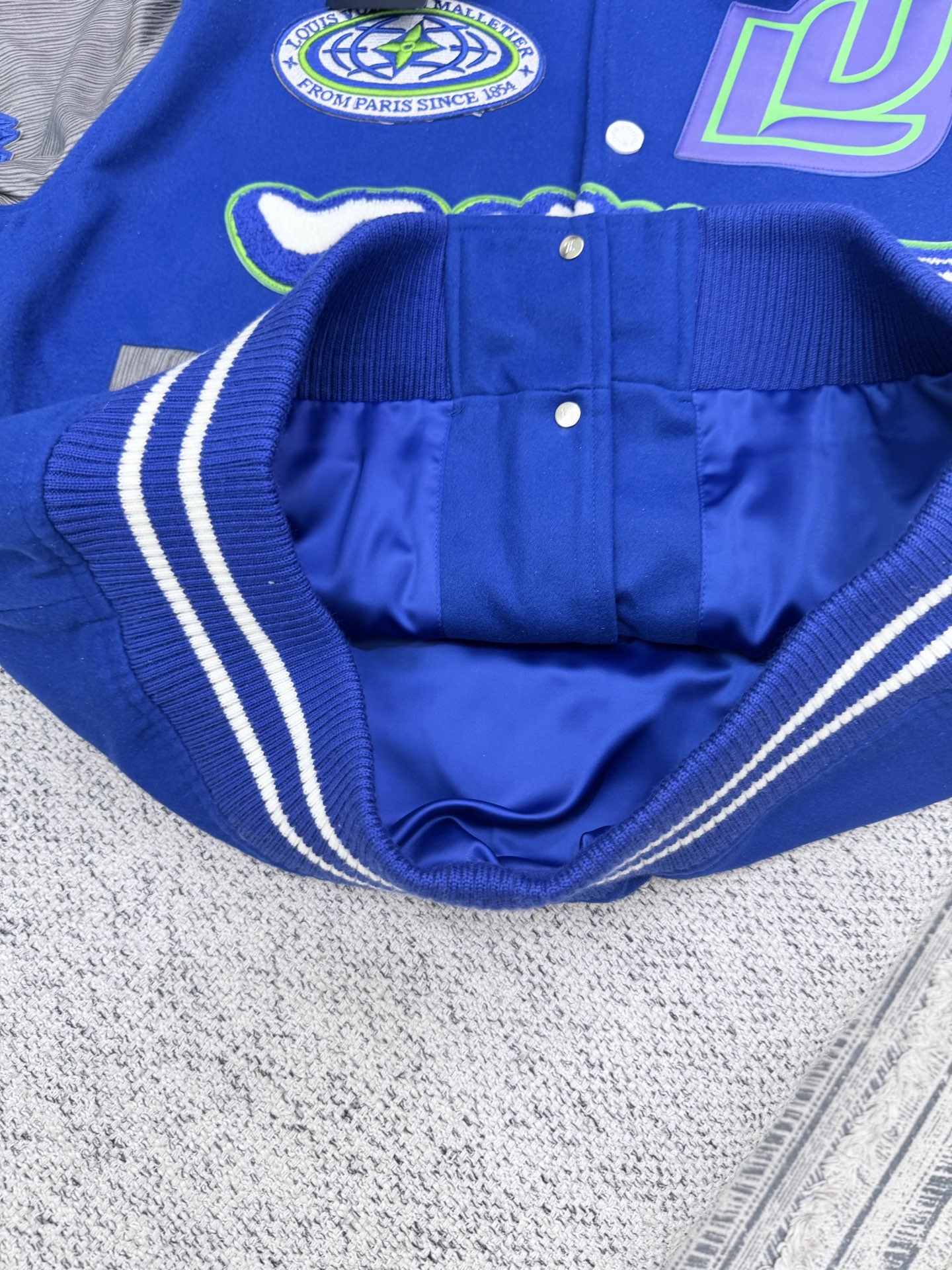 Cheap Louis Vuitton Thin Jackets For Men in 226483, $105 USD- [IB226483] - Replica Louis Vuitton Thin Jackets For Men