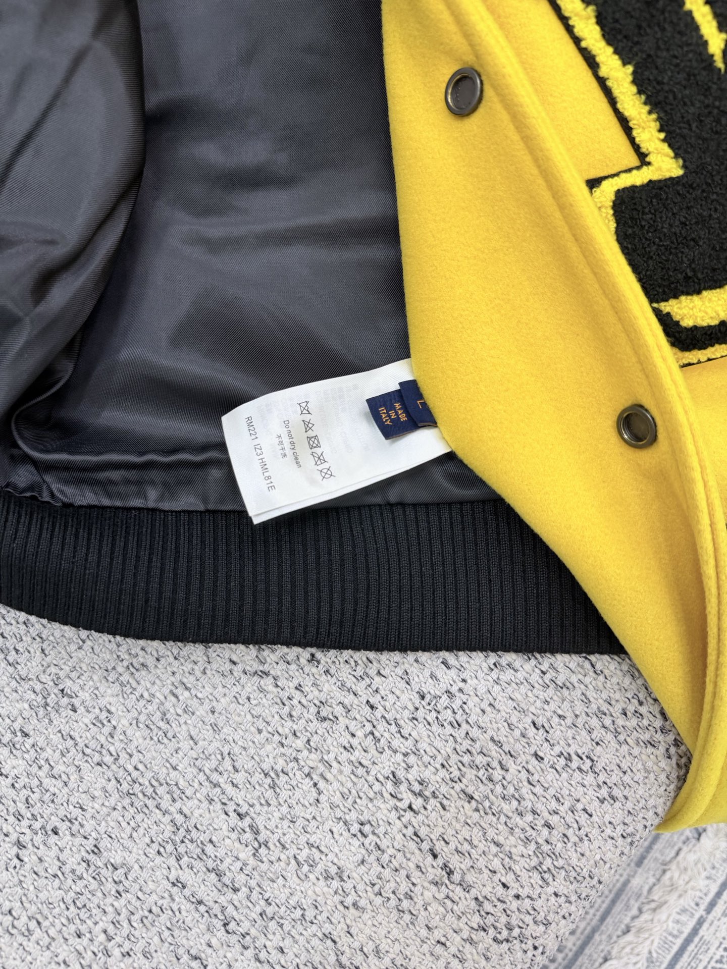 Cheap Louis Vuitton Thin Jackets For Men in 226484, $105 USD- [IB226484] - Replica Louis Vuitton Thin Jackets For Men
