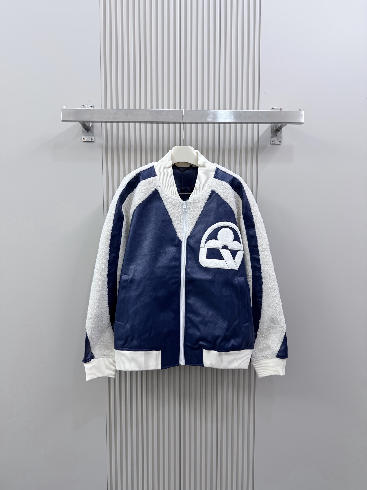 Cheap Louis Vuitton Thin Jackets For Men in 226486, $105 USD- [IB226486] - Replica Louis Vuitton Thin Jackets For Men