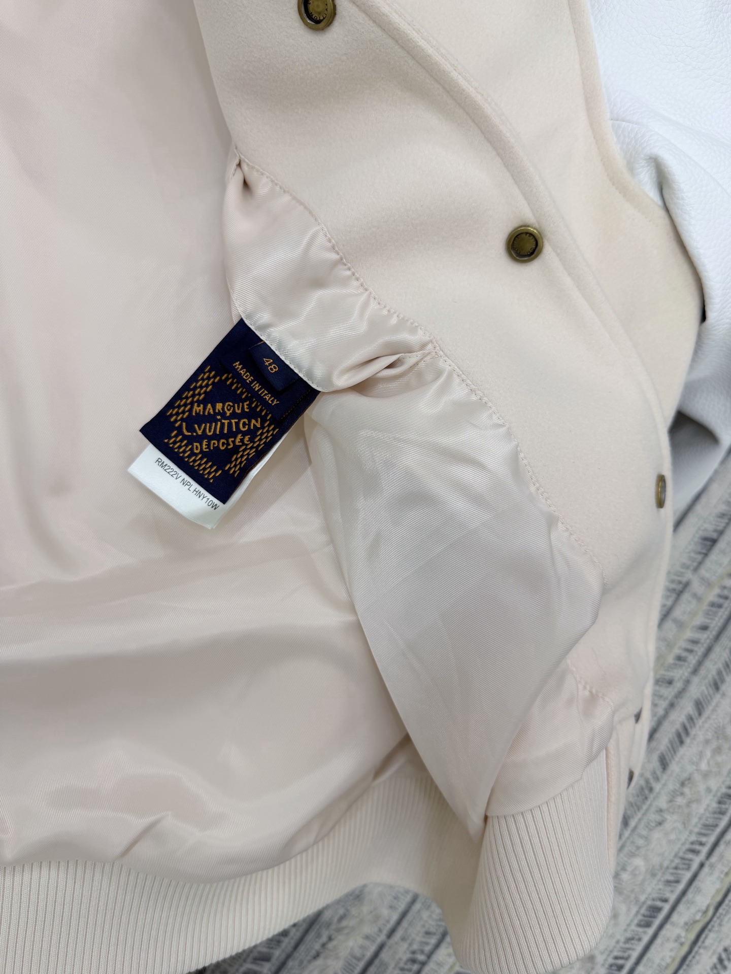 Cheap Louis Vuitton Thin Jackets For Men in 226489, $105 USD- [IB226489] - Replica Louis Vuitton Thin Jackets For Men