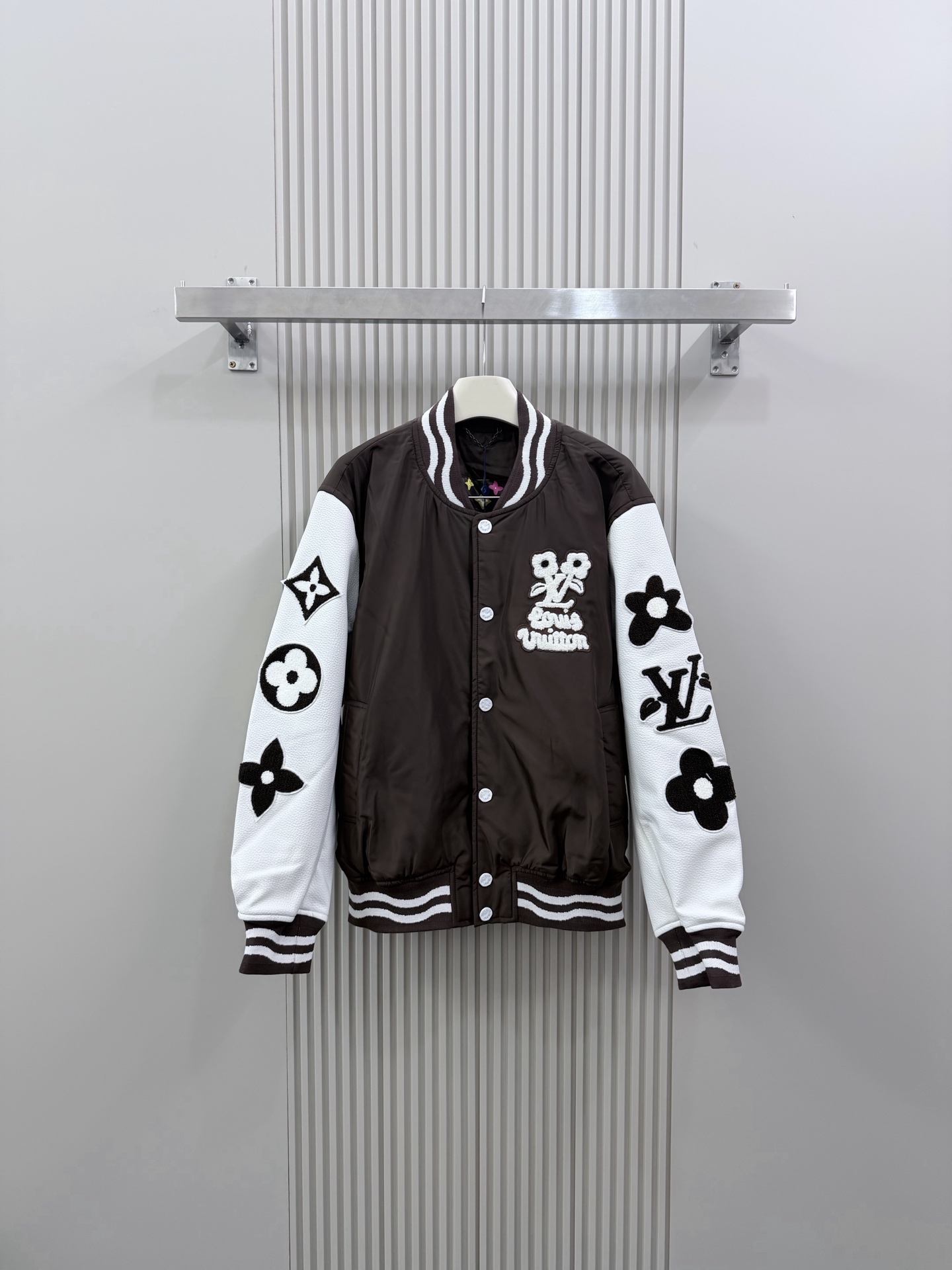 Cheap Louis Vuitton Thin Jackets For Men in 226490, $105 USD- [IB226490] - Replica Louis Vuitton Thin Jackets For Men