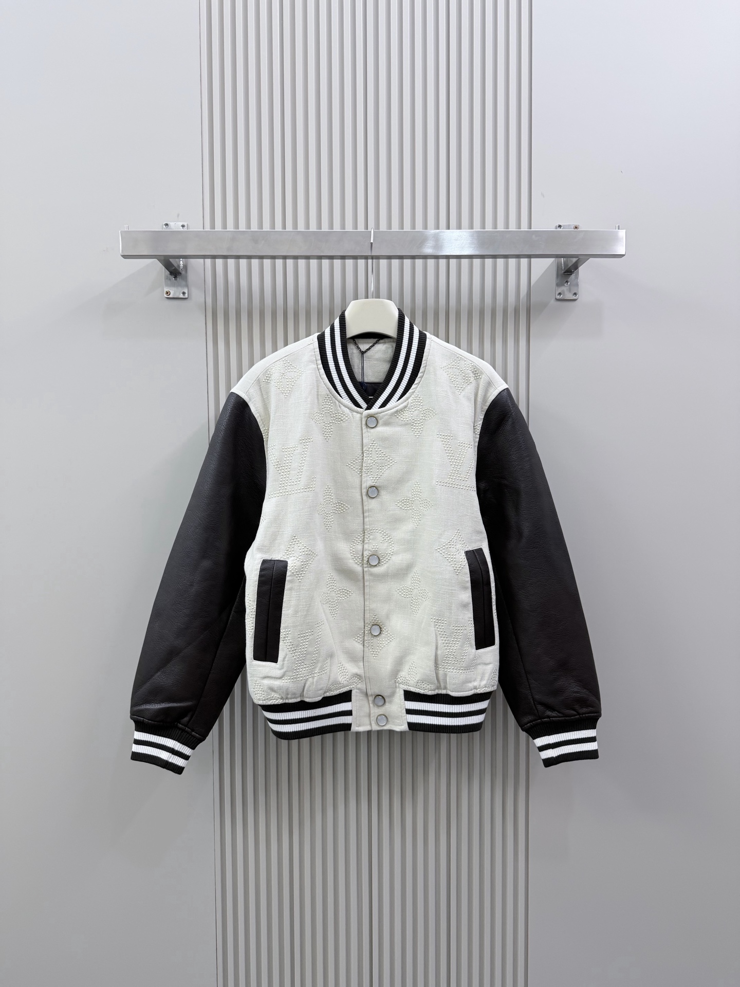 Cheap Louis Vuitton Thin Jackets For Men in 226491, $105 USD- [IB226491] - Replica Louis Vuitton Thin Jackets For Men