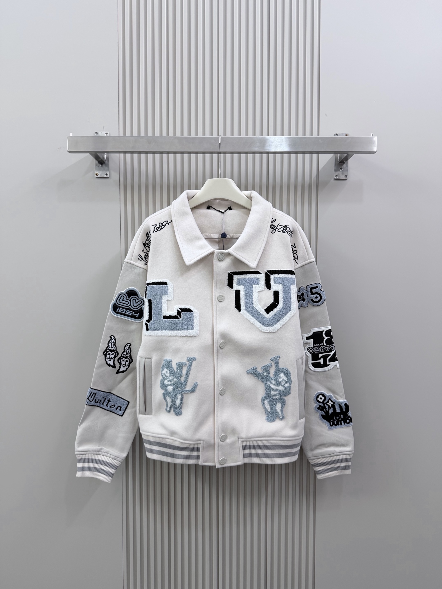 Cheap Louis Vuitton Thin Jackets For Men in 226492, $105 USD- [IB226492] - Replica Louis Vuitton Thin Jackets For Men