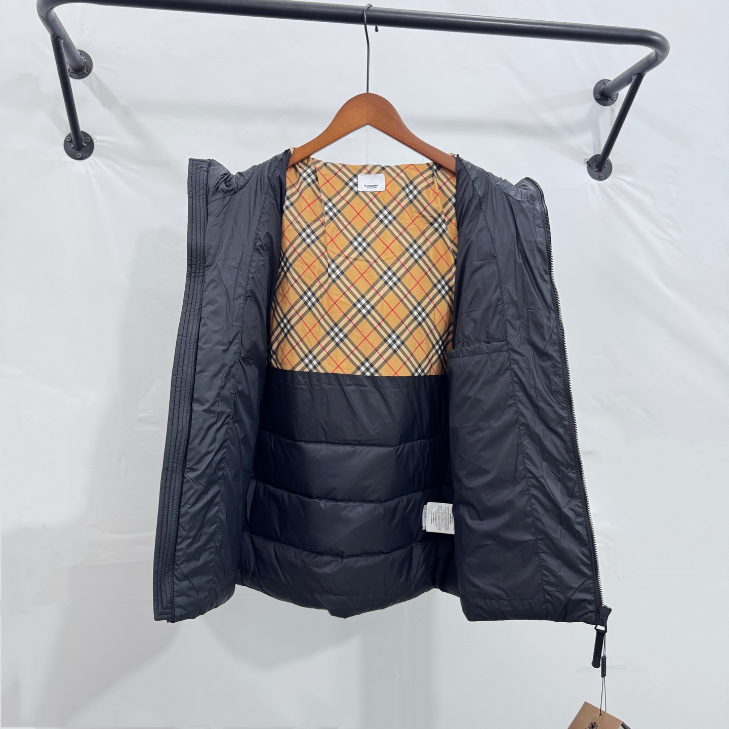 Cheap Burberry Trench Coats For Men in 226850, $135 USD- [IB226850] - Replica Burberry Trench Coats For Men