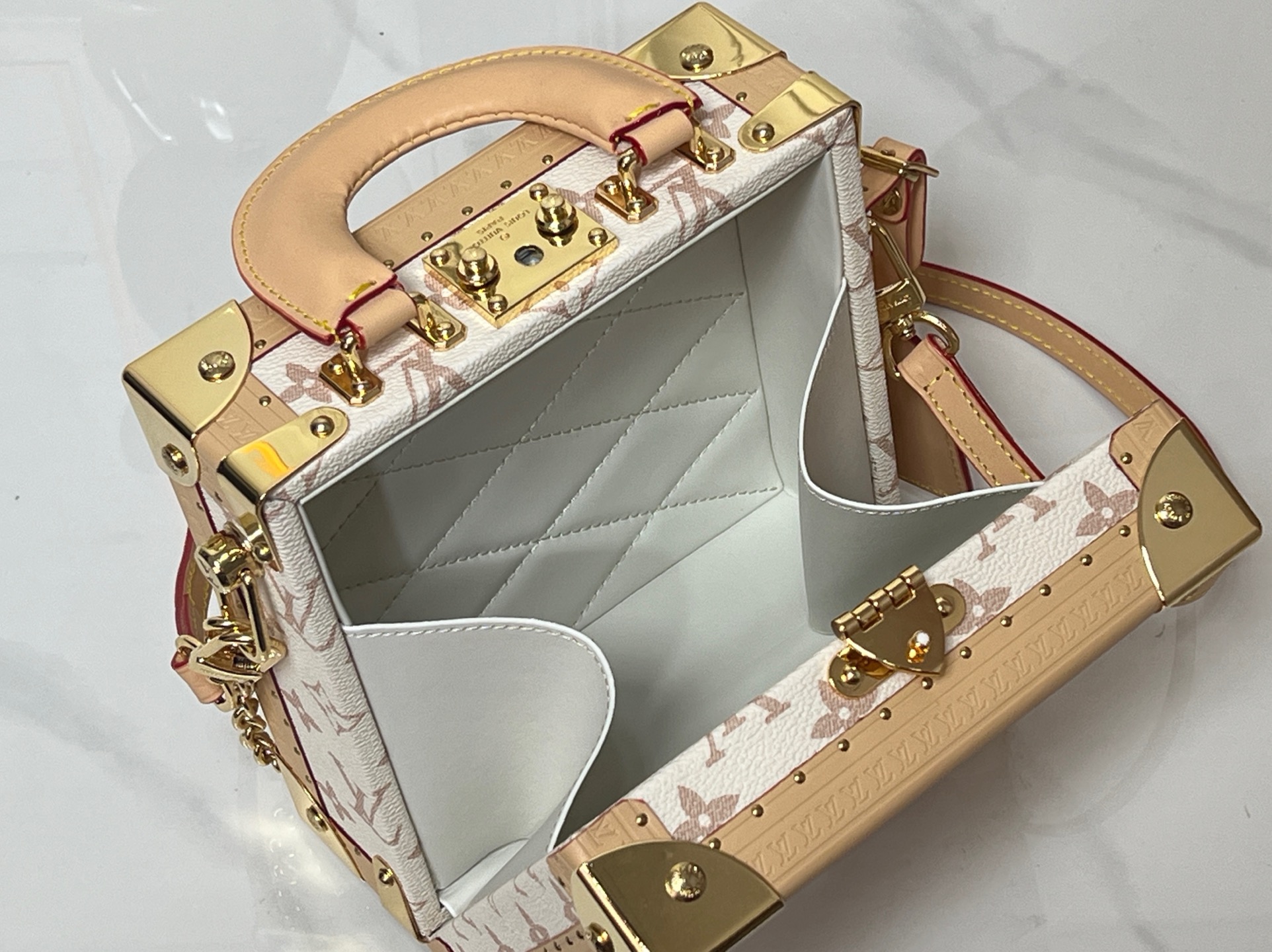 Cheap Louis Vuitton AAA Quality Handbags in 226997, $105 USD- [IB226997] - Replica Louis Vuitton AAA Quality Handbags