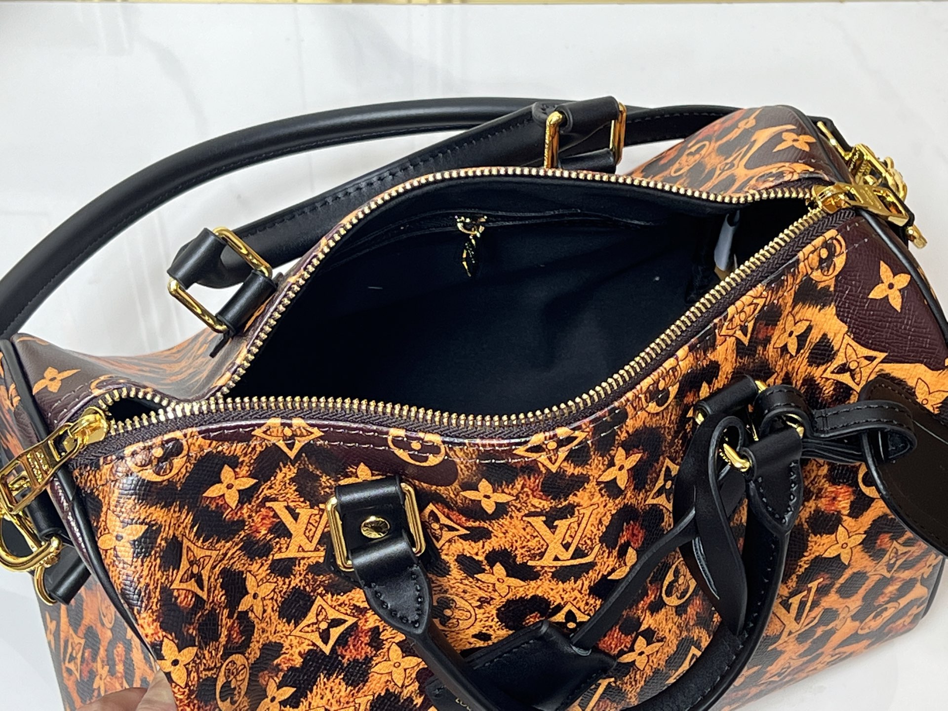 Cheap Louis Vuitton AAA Quality Handbags in 227016, $130 USD- [IB227016] - Replica Louis Vuitton AAA Quality Handbags