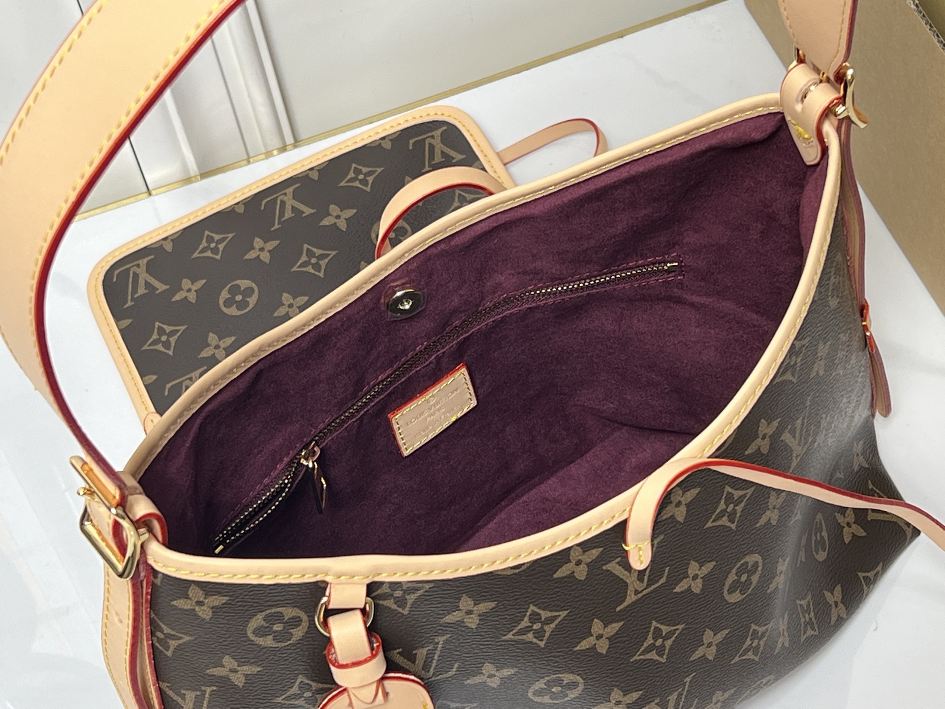 Cheap Louis Vuitton AAA Quality Handbags in 227019, $120 USD- [IB227019] - Replica Louis Vuitton AAA Quality Handbags