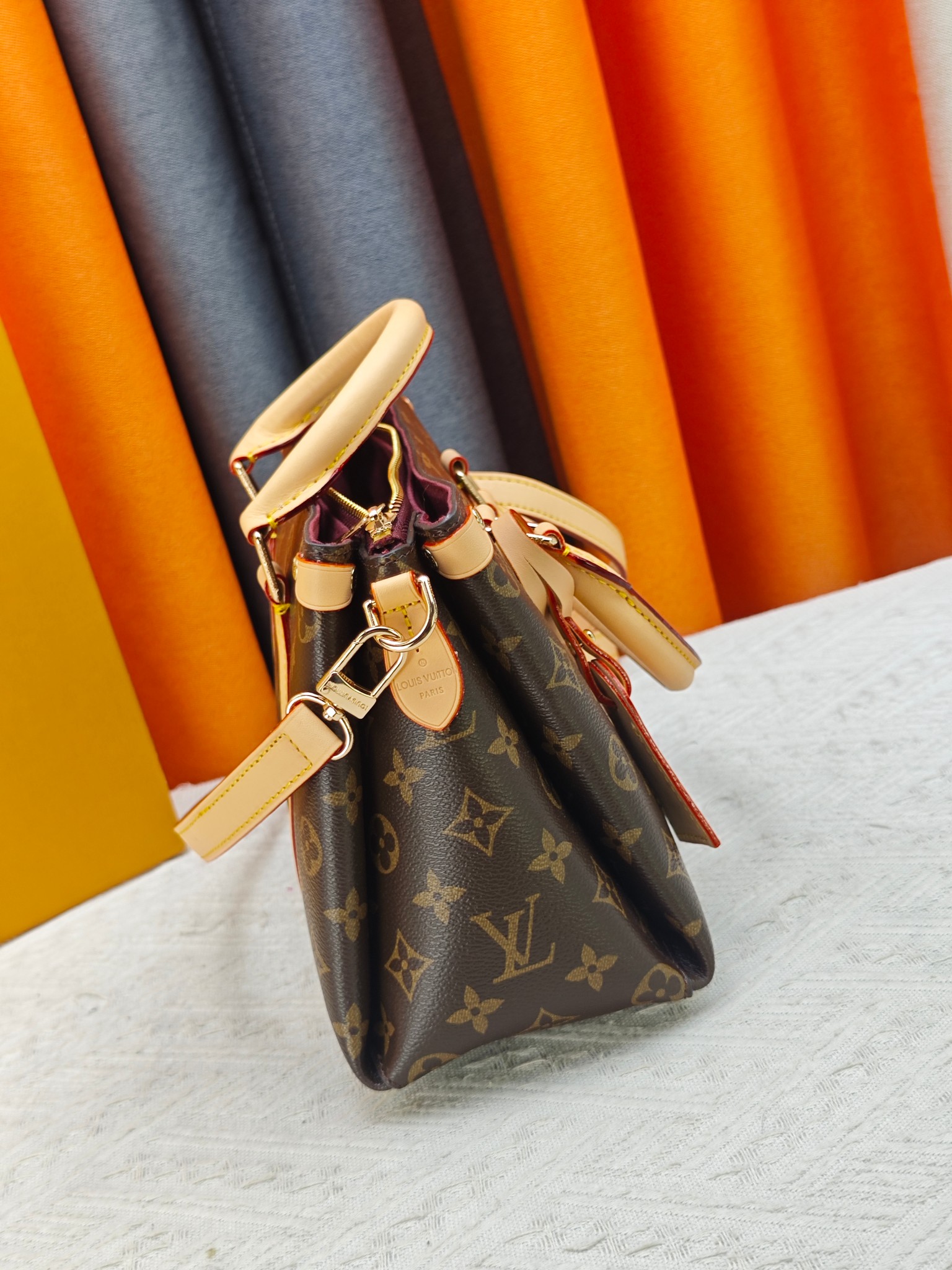 Cheap Louis Vuitton AAA Quality Handbags in 227024, $125 USD- [IB227024] - Replica Louis Vuitton AAA Quality Handbags