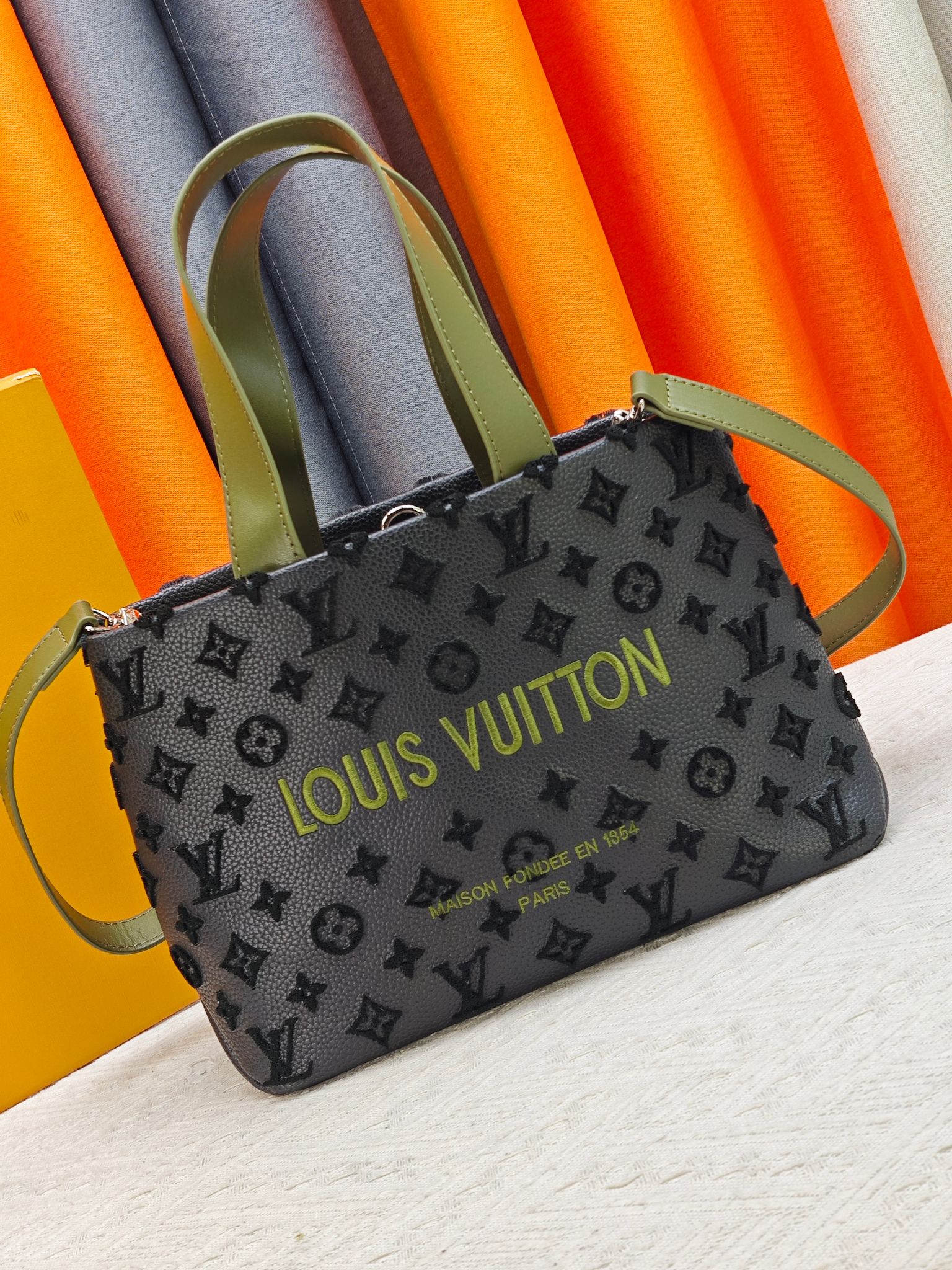 Cheap Louis Vuitton AAA Quality Handbags in 227032, $105 USD- [IB227032] - Replica Louis Vuitton AAA Quality Handbags