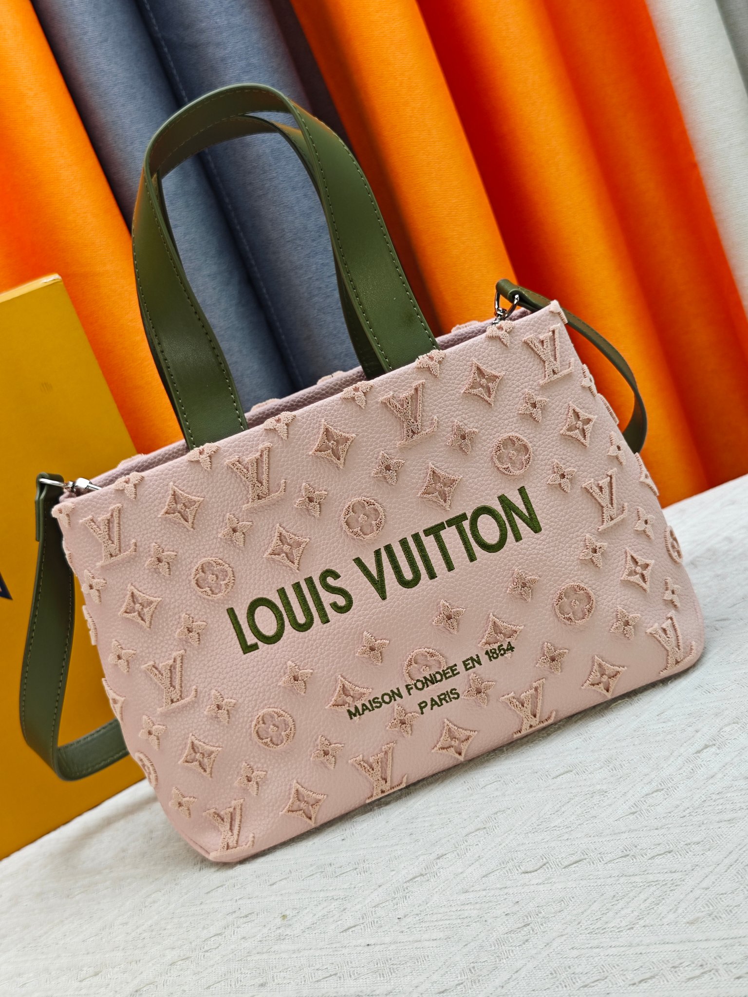 Cheap Louis Vuitton AAA Quality Handbags in 227033, $105 USD- [IB227033] - Replica Louis Vuitton AAA Quality Handbags