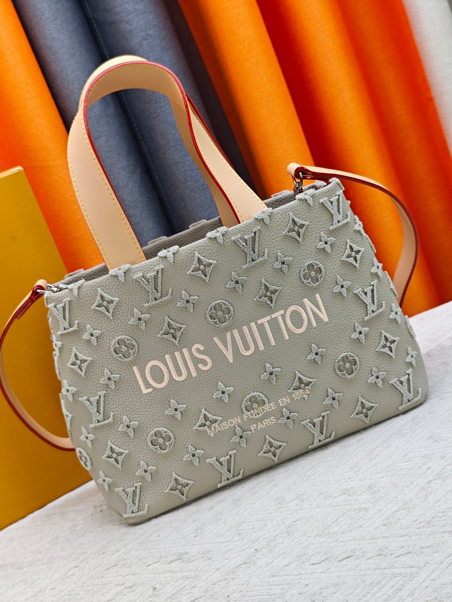 Cheap Louis Vuitton AAA Quality Handbags in 227034, $105 USD- [IB227034] - Replica Louis Vuitton AAA Quality Handbags