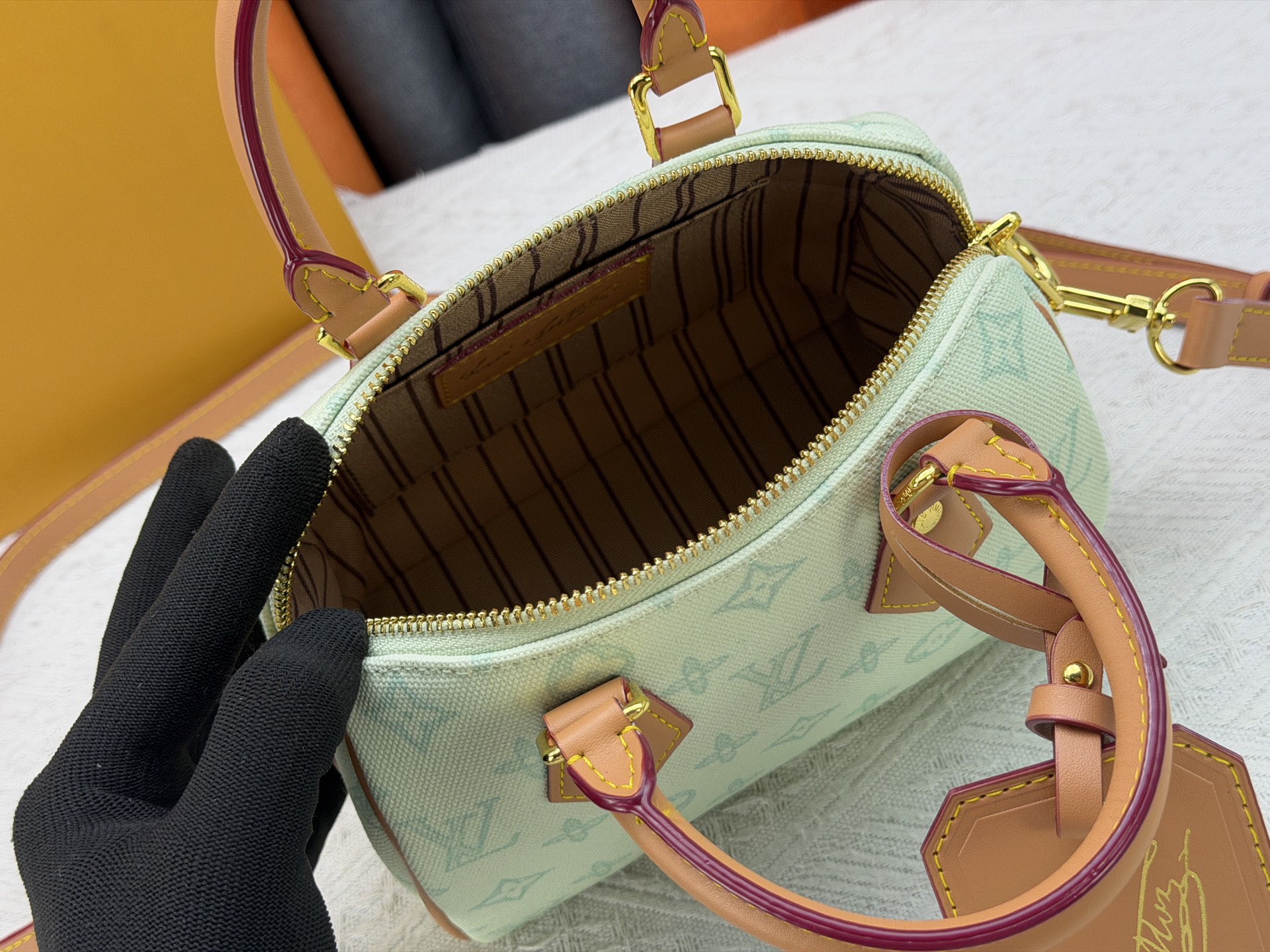 Cheap Louis Vuitton AAA Quality Handbags in 227036, $95 USD- [IB227036] - Replica Louis Vuitton AAA Quality Handbags