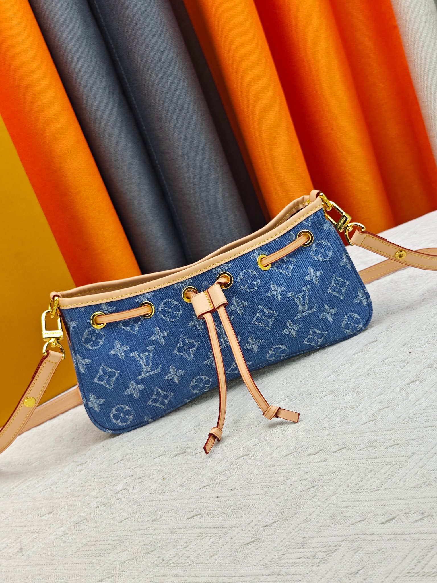 Cheap Louis Vuitton AAA Quality Handbags in 227041, $70 USD- [IB227041] - Replica Louis Vuitton AAA Quality Handbags