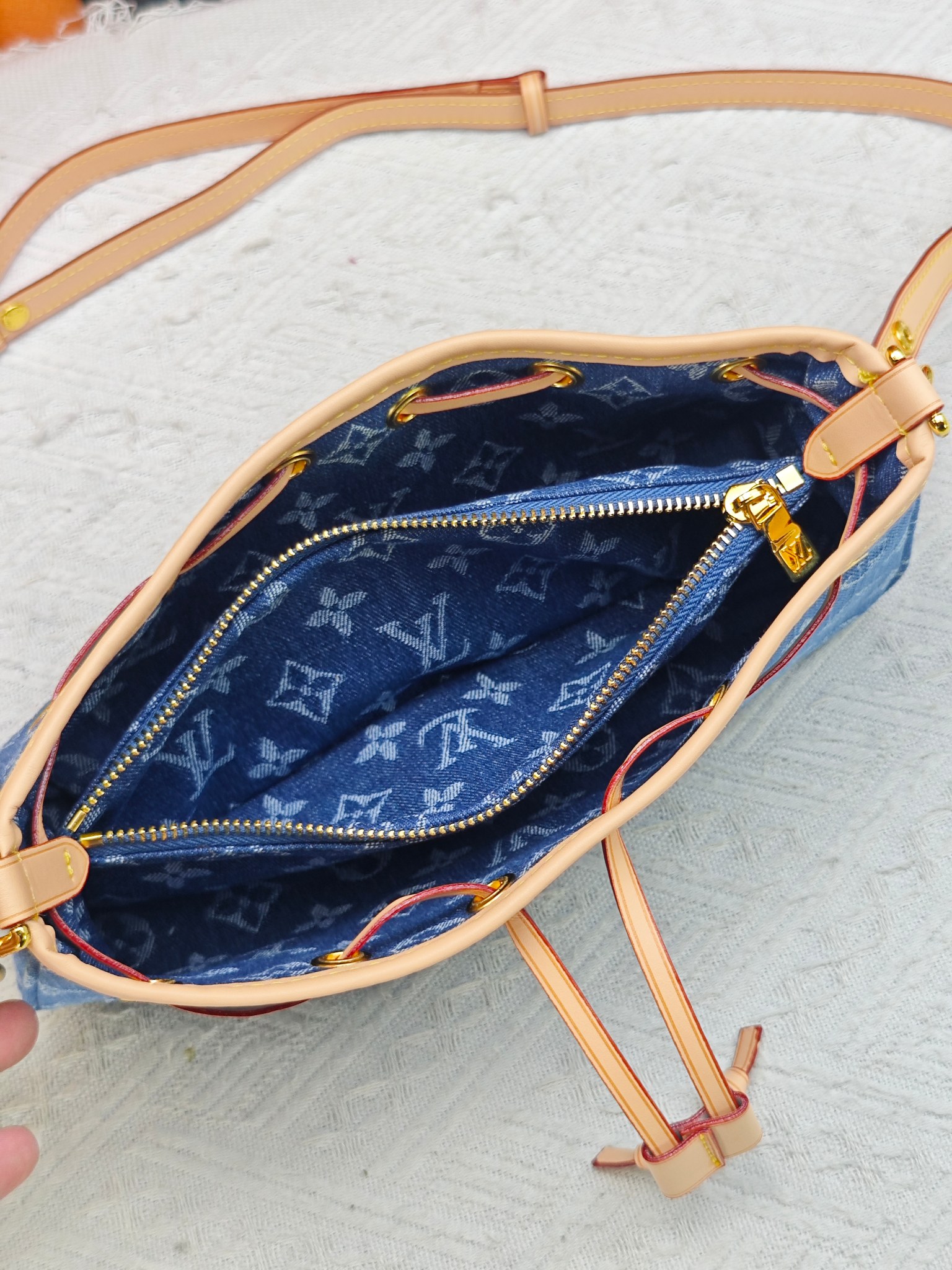 Cheap Louis Vuitton AAA Quality Handbags in 227041, $70 USD- [IB227041] - Replica Louis Vuitton AAA Quality Handbags