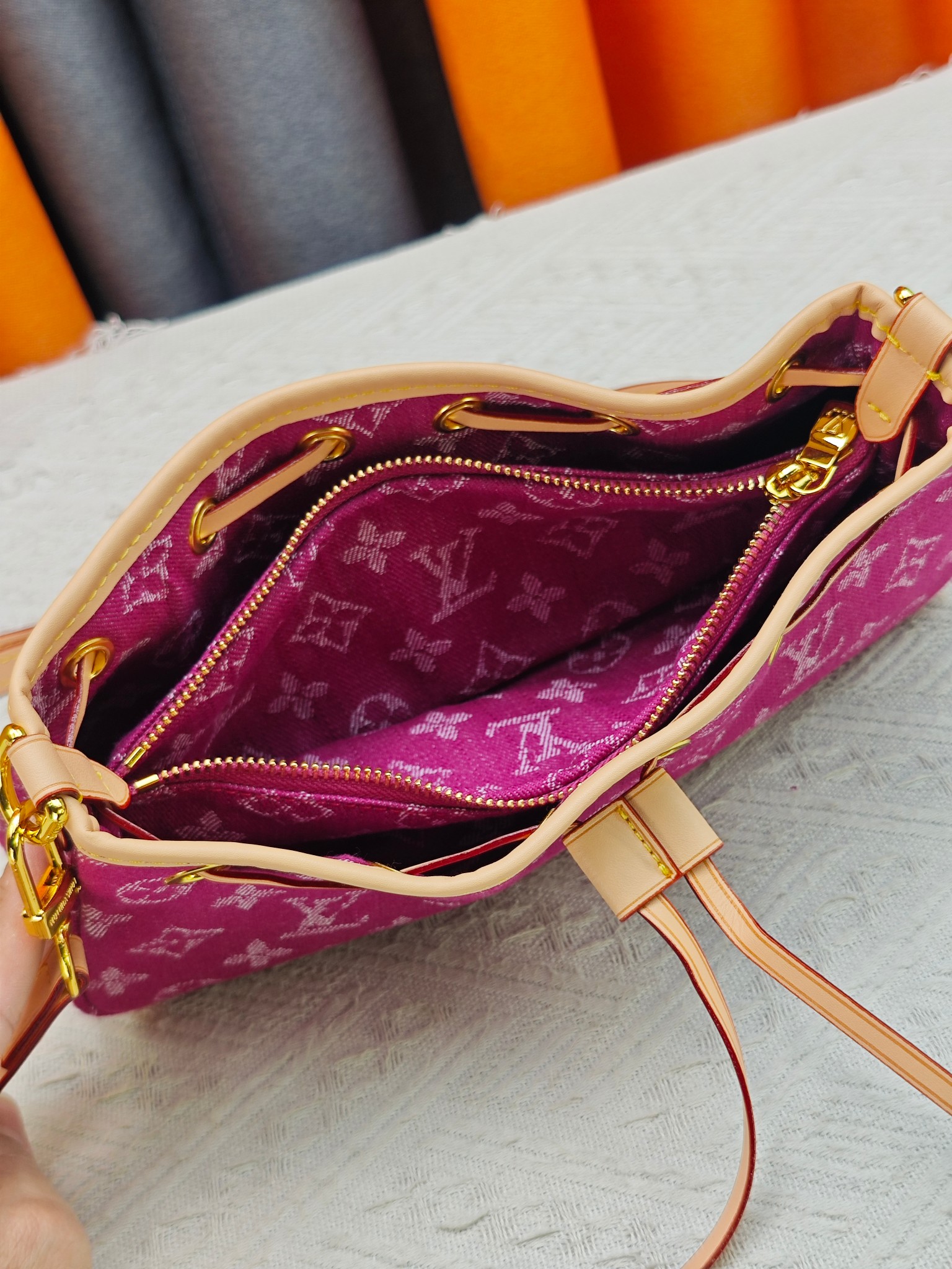 Cheap Louis Vuitton AAA Quality Handbags in 227042, $70 USD- [IB227042] - Replica Louis Vuitton AAA Quality Handbags