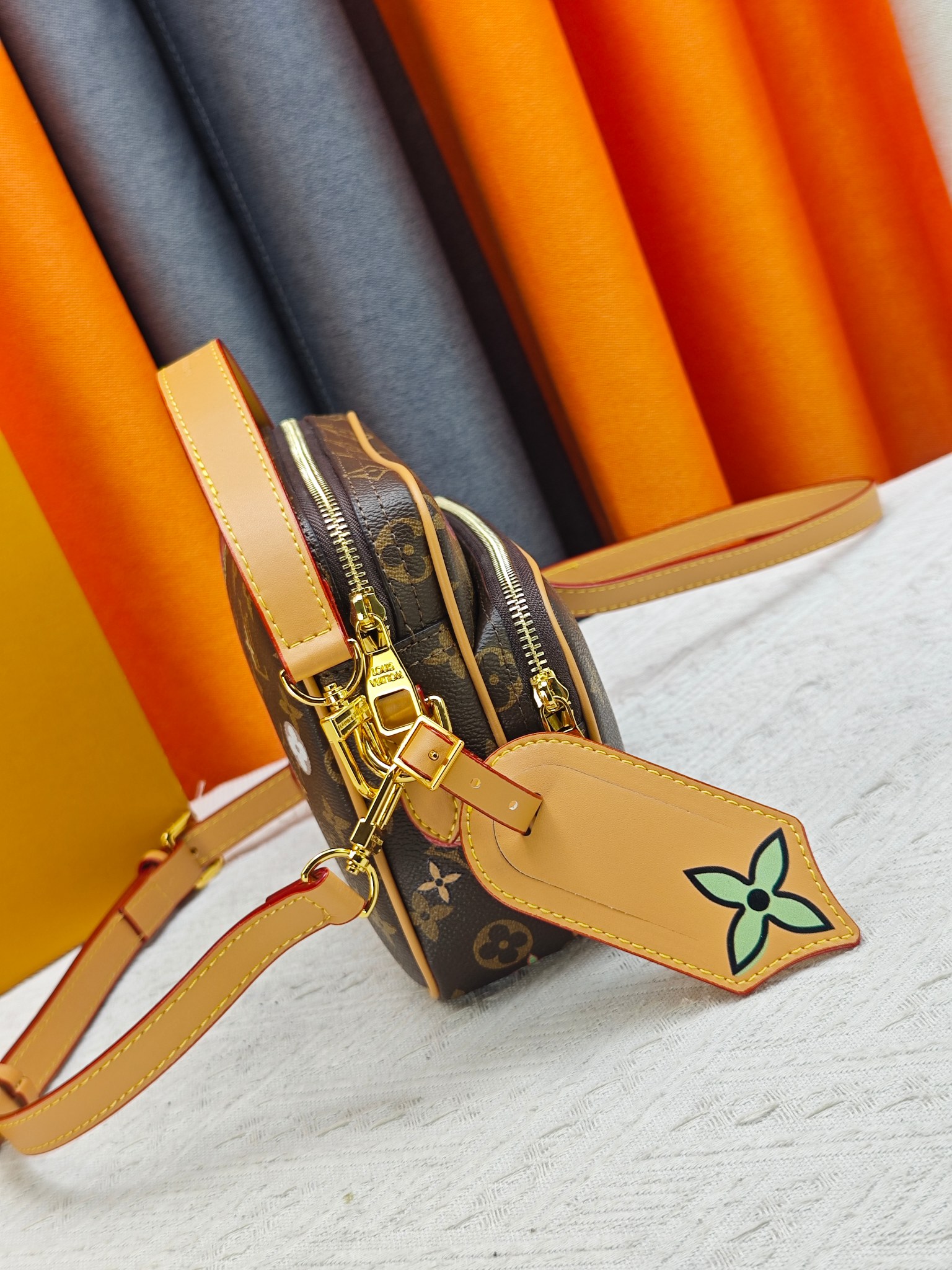 Cheap Louis Vuitton AAA Quality Handbags in 227044, $85 USD- [IB227044] - Replica Louis Vuitton AAA Quality Handbags