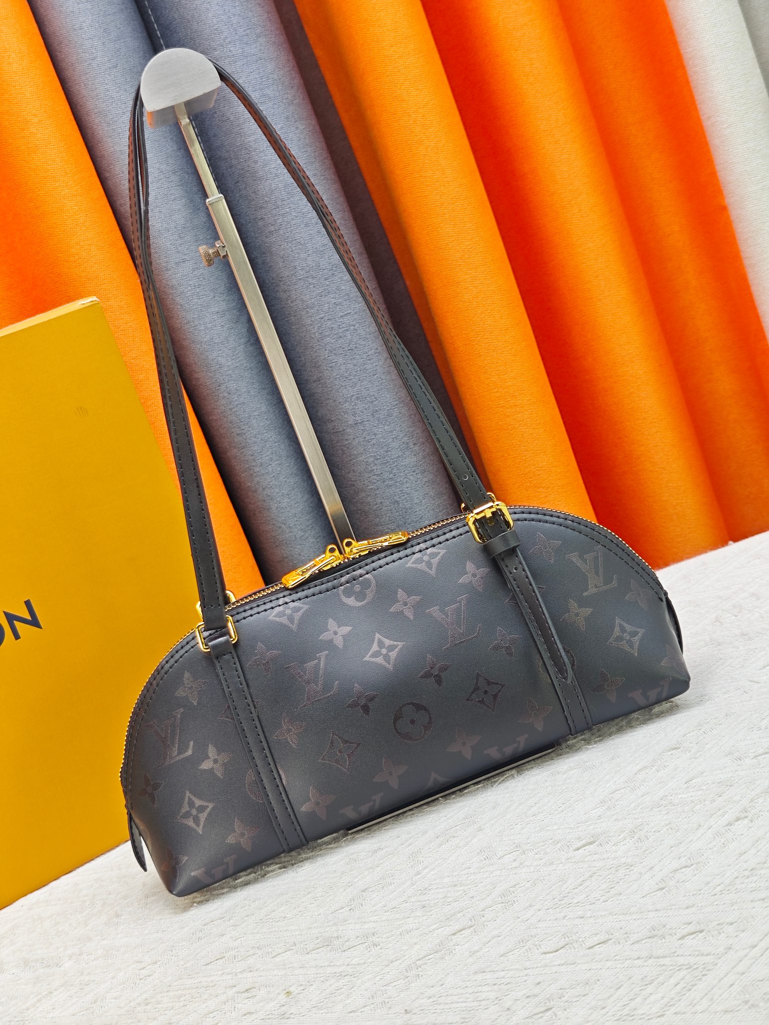 Cheap Louis Vuitton AAA Quality Handbags in 227045, $85 USD- [IB227045] - Replica Louis Vuitton AAA Quality Handbags