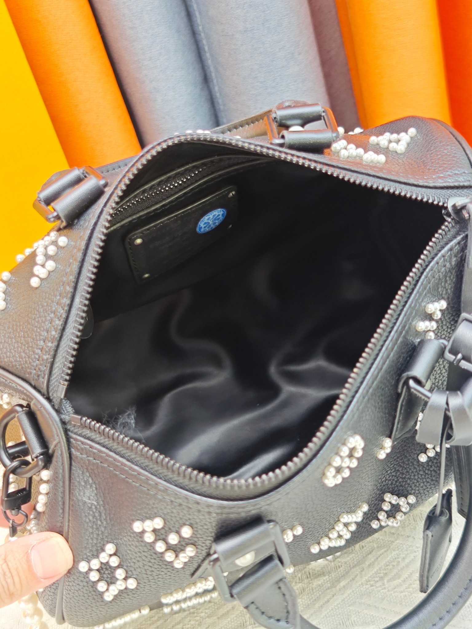 Cheap Louis Vuitton AAA Quality Handbags in 227046, $105 USD- [IB227046] - Replica Louis Vuitton AAA Quality Handbags