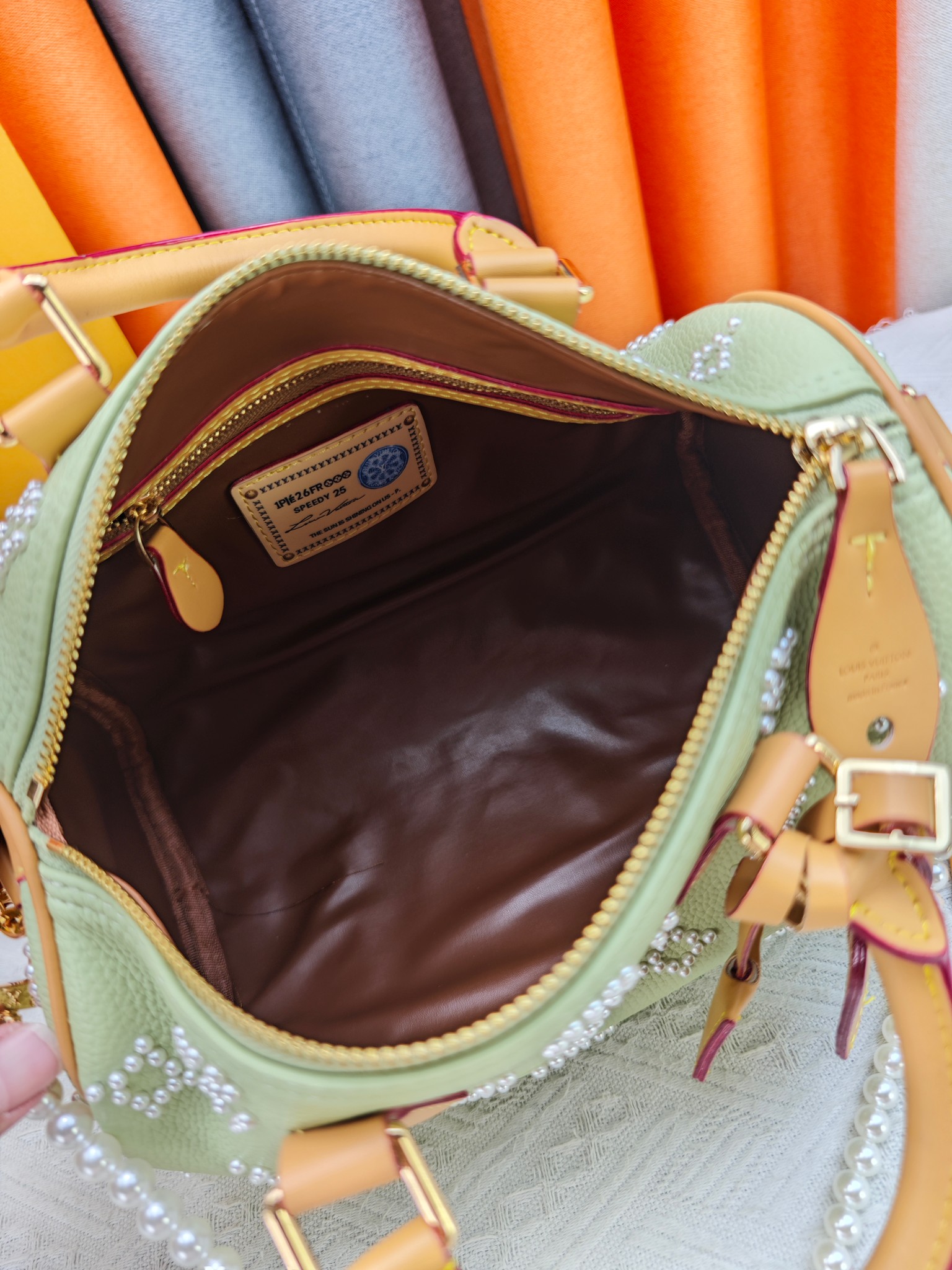 Cheap Louis Vuitton AAA Quality Handbags in 227047, $105 USD- [IB227047] - Replica Louis Vuitton AAA Quality Handbags