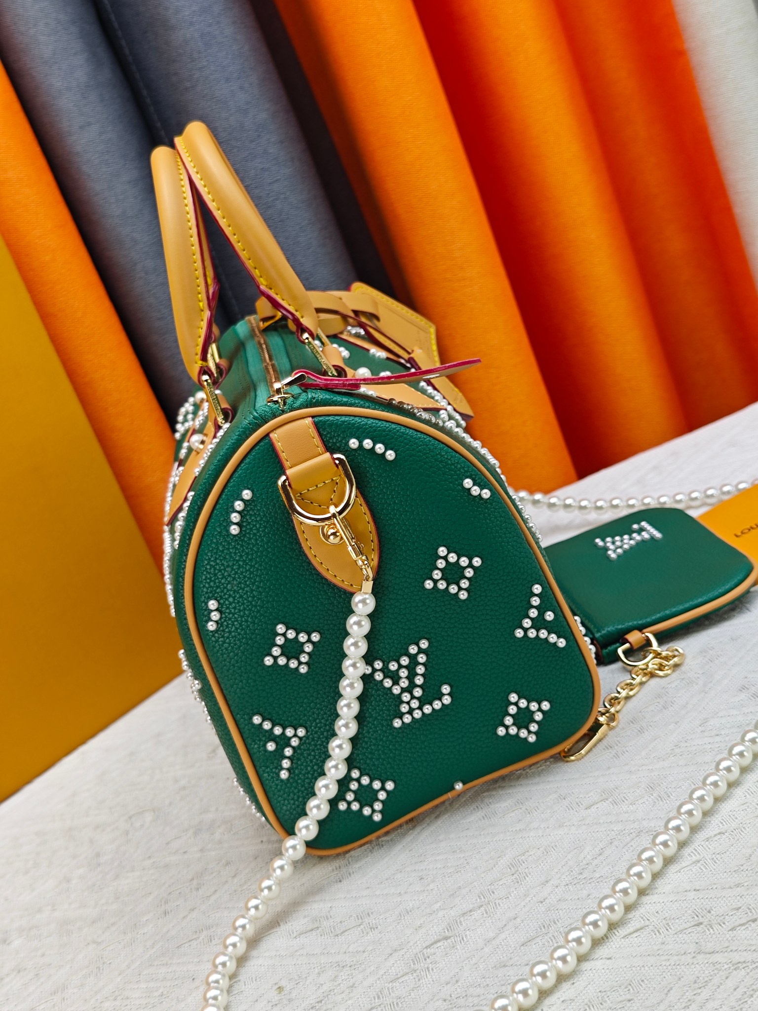 Cheap Louis Vuitton AAA Quality Handbags in 227049, $105 USD- [IB227049] - Replica Louis Vuitton AAA Quality Handbags