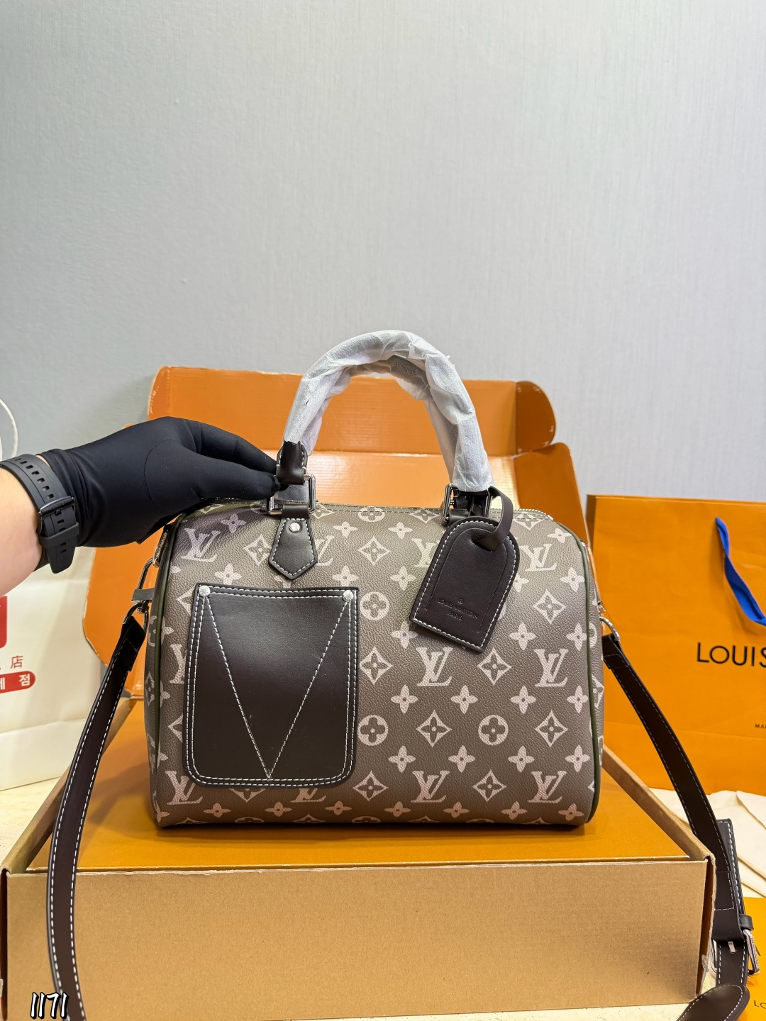 Cheap Louis Vuitton AAA Quality Handbags in 227484, $65 USD- [IB227484] - Replica Louis Vuitton AAA Quality Handbags