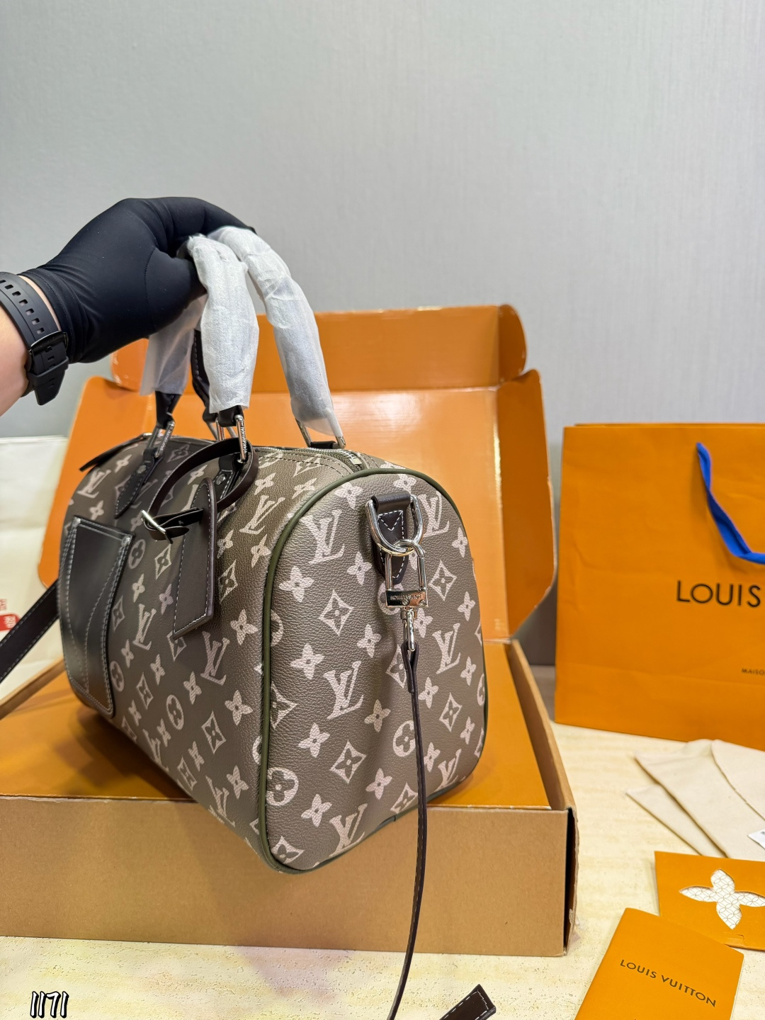 Cheap Louis Vuitton AAA Quality Handbags in 227484, $65 USD- [IB227484] - Replica Louis Vuitton AAA Quality Handbags