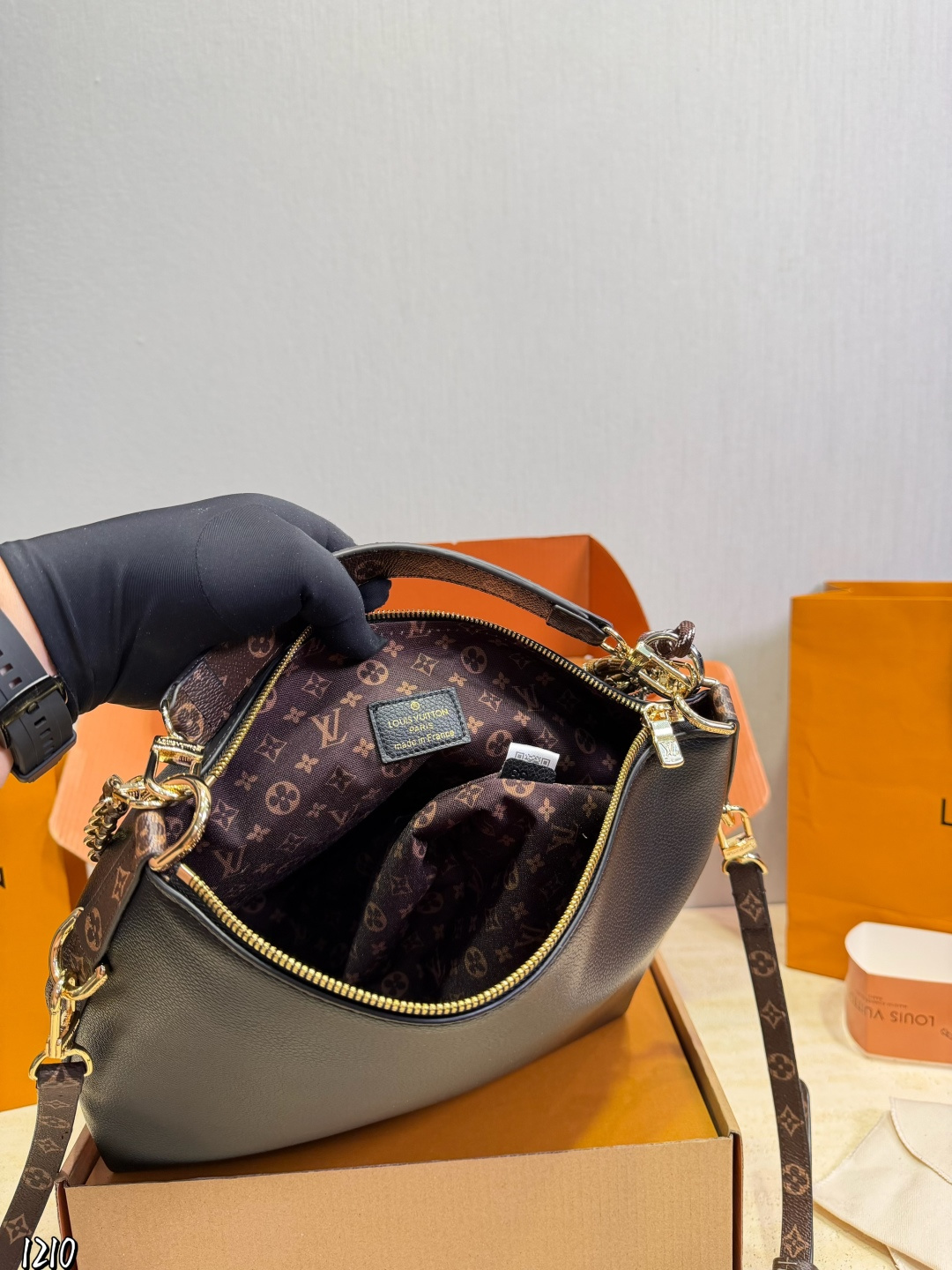 Cheap Louis Vuitton AAA Quality Handbags in 227501, $75 USD- [IB227501] - Replica Louis Vuitton AAA Quality Handbags