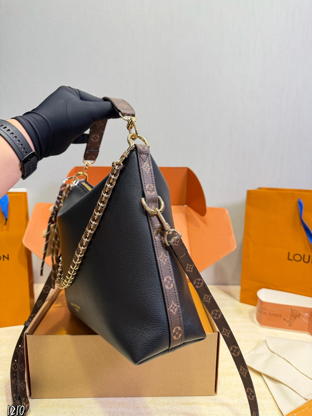 Cheap Louis Vuitton AAA Quality Handbags in 227501, $75 USD- [IB227501] - Replica Louis Vuitton AAA Quality Handbags