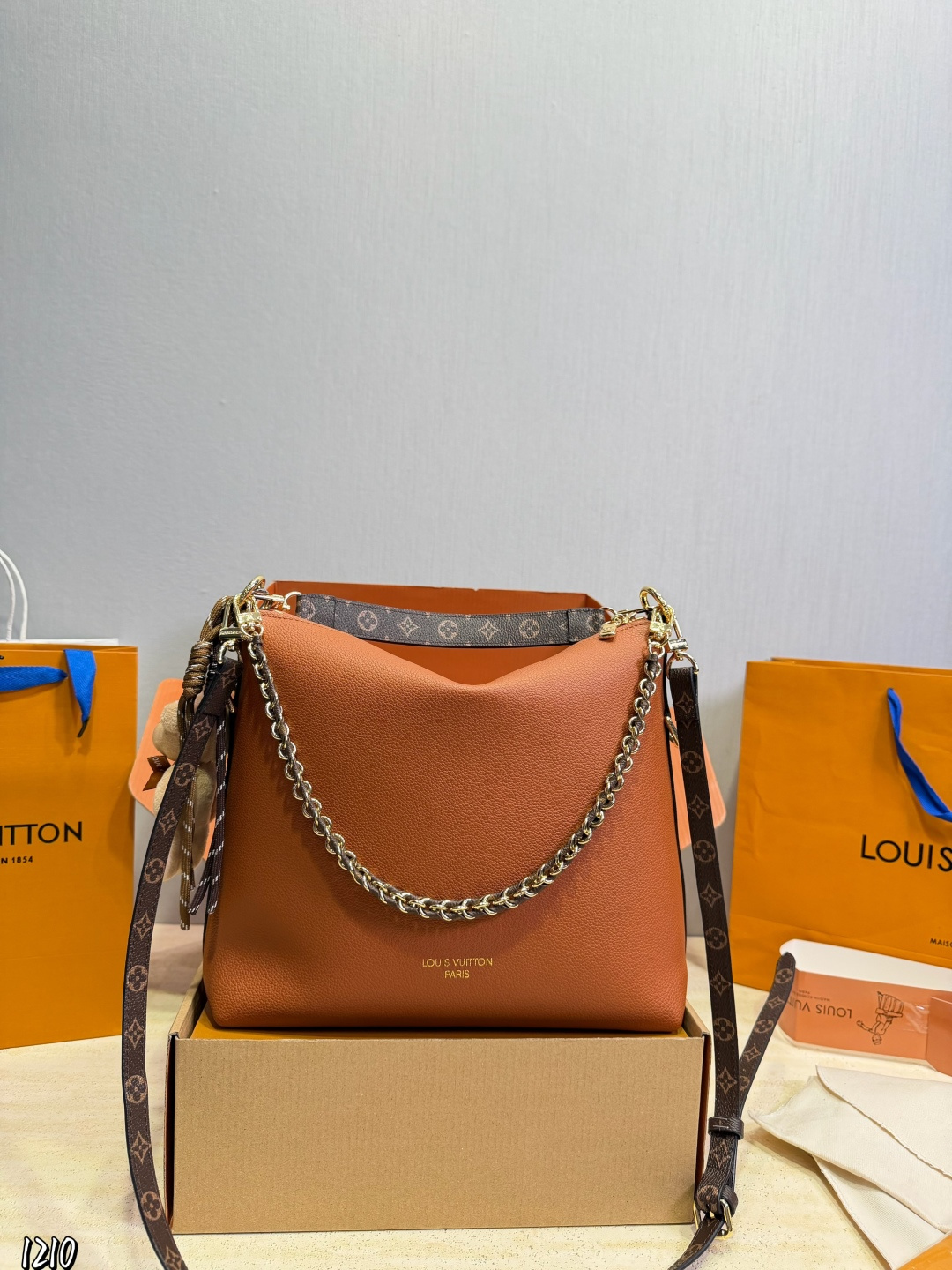 Cheap Louis Vuitton AAA Quality Handbags in 227504, $75 USD- [IB227504] - Replica Louis Vuitton AAA Quality Handbags