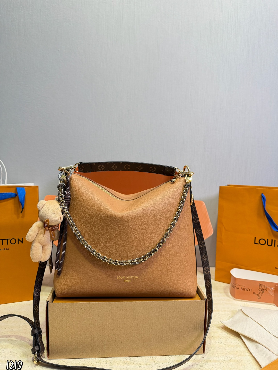Cheap Louis Vuitton AAA Quality Handbags in 227506, $75 USD- [IB227506] - Replica Louis Vuitton AAA Quality Handbags