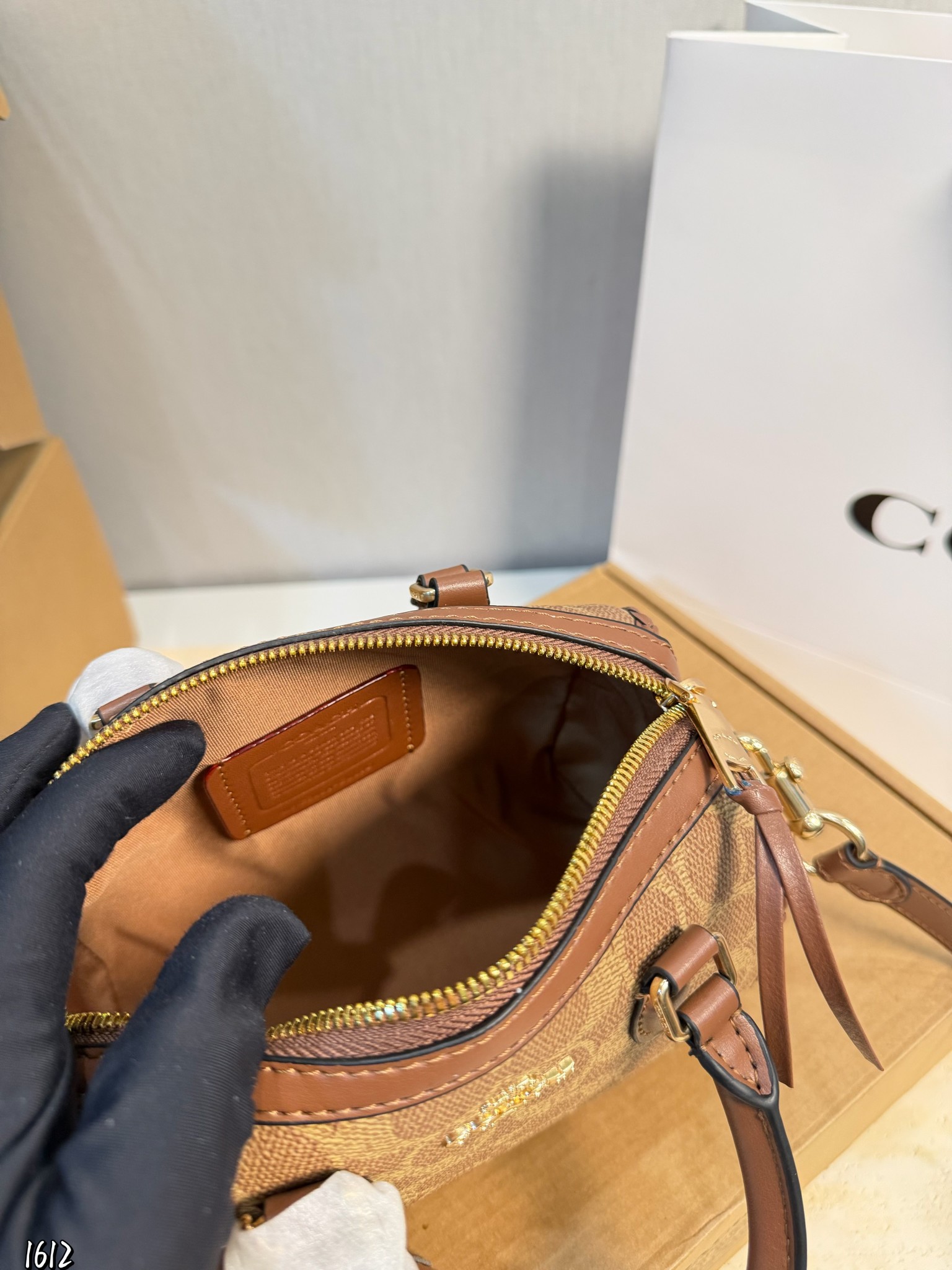 Cheap Coach Cross Bags in 227518, $90 USD- [IB227518] - Replica Coach Cross Bags