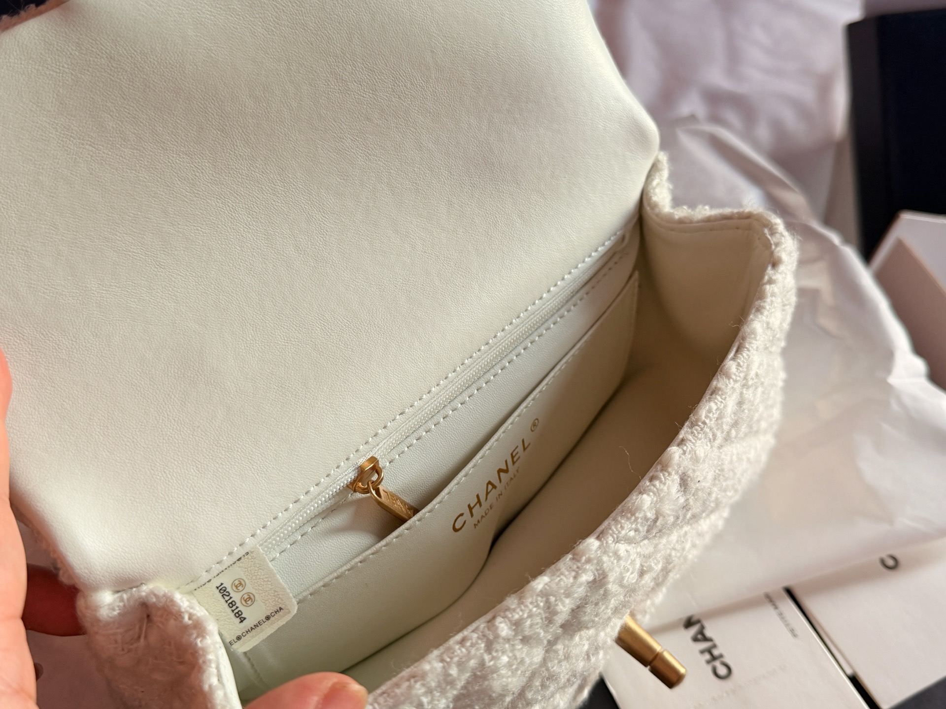 Cheap Chanel AAA quality Handbags in 227520, $75 USD- [IB227520] - Replica Chanel AAA quality Handbags