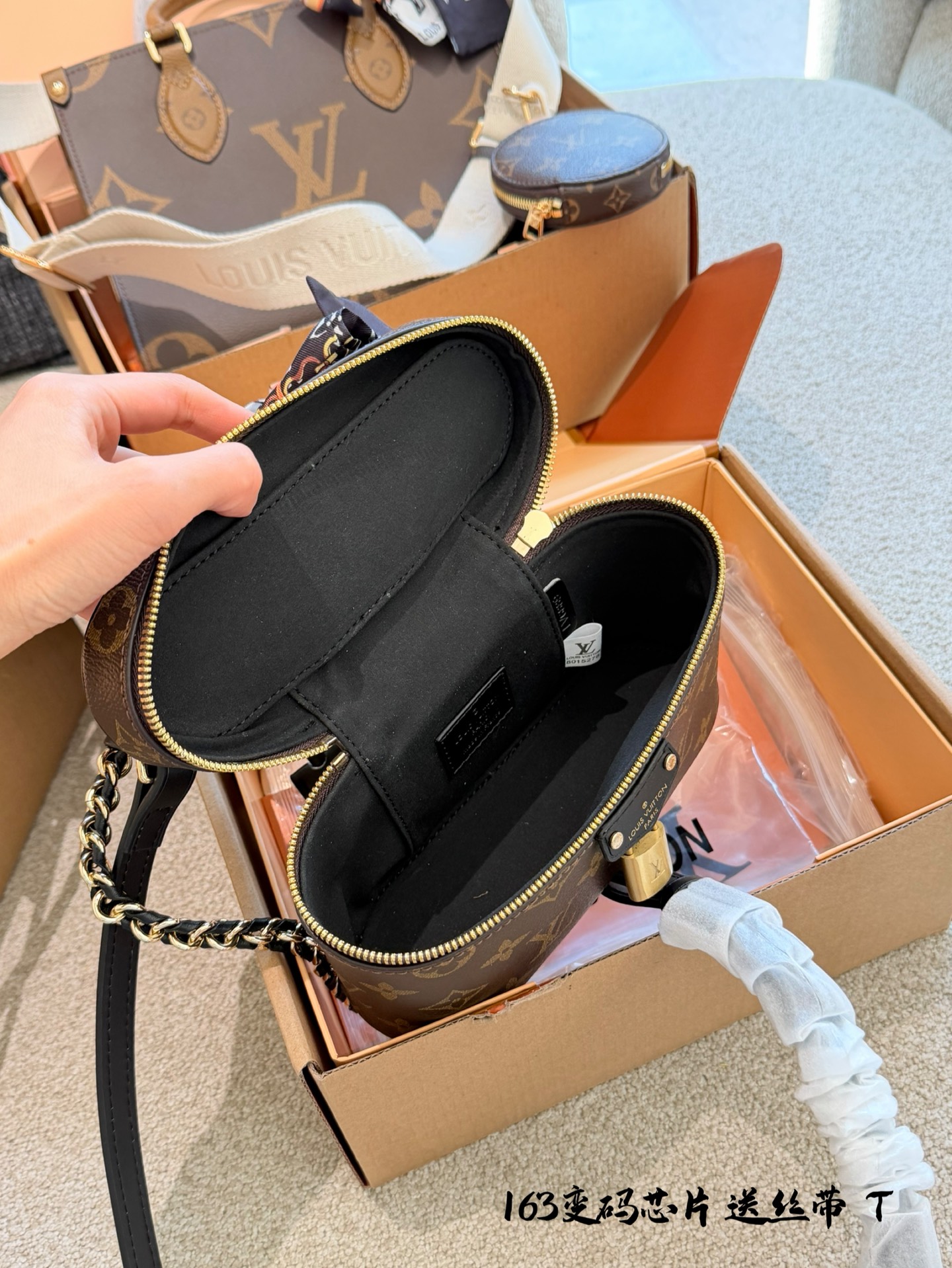 Cheap Louis Vuitton AAA quality Vanity Pouch in 227556, $80 USD- [IB227556] - Replica Louis Vuitton AAA quality Vanity Pouch