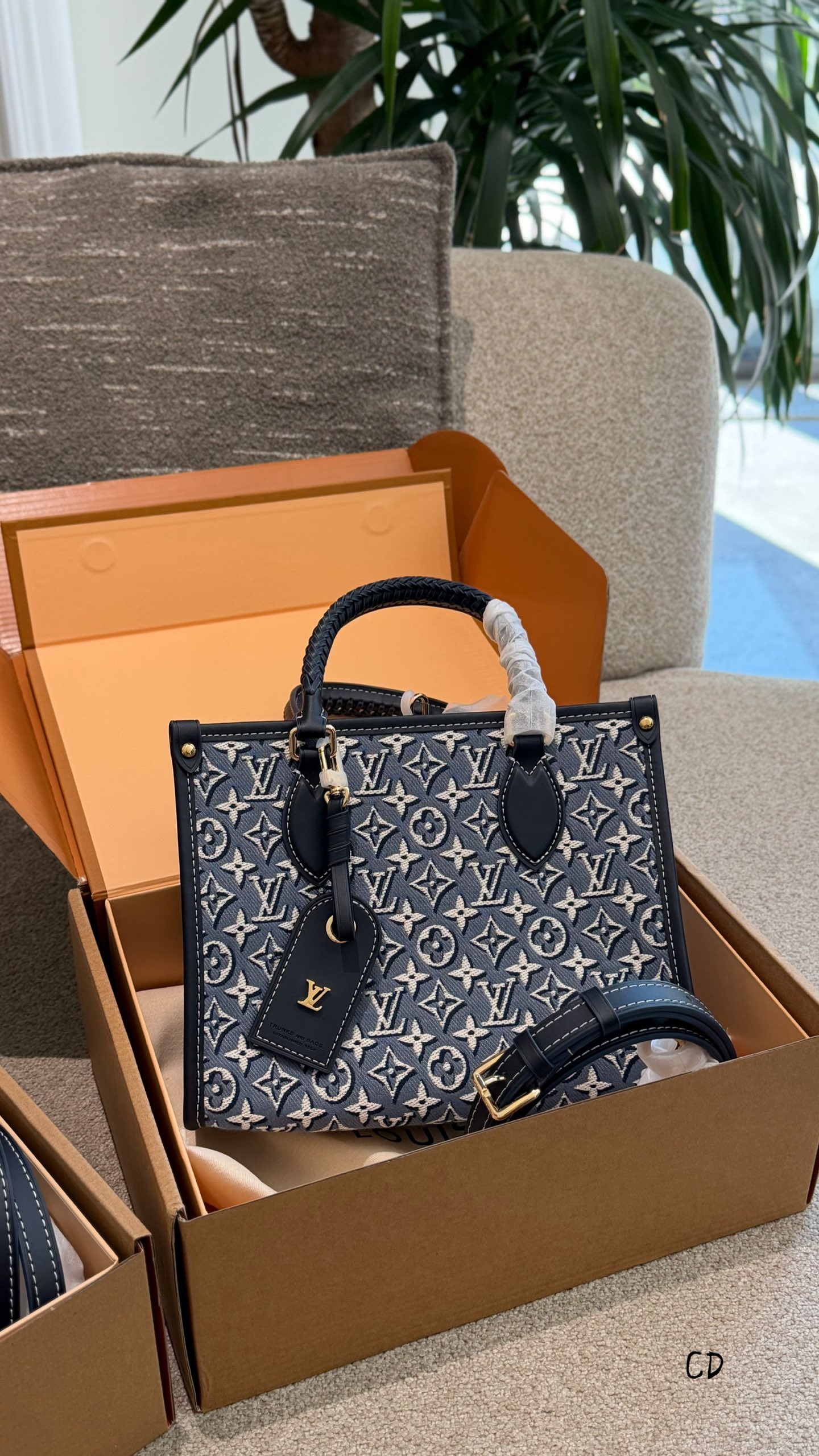 Cheap Louis Vuitton AAA Quality Handbags in 227570, $100 USD- [IB227570] - Replica Louis Vuitton AAA Quality Handbags