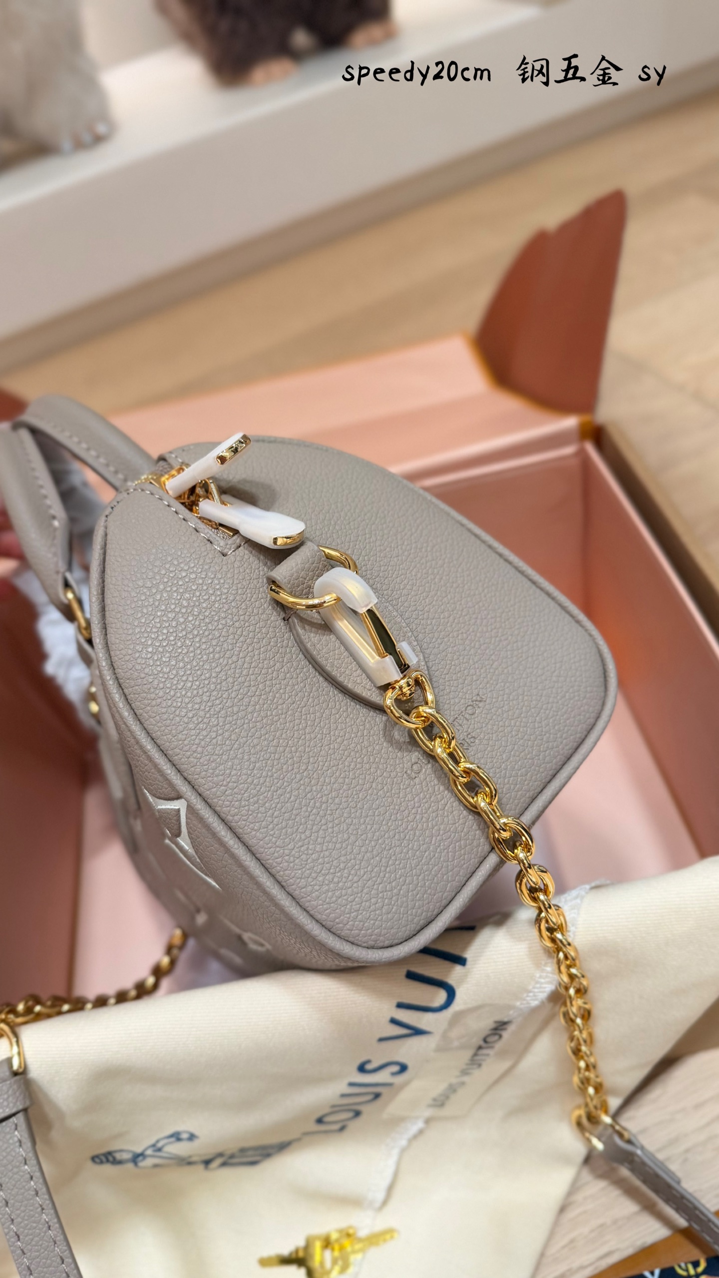 Cheap Louis Vuitton AAA Quality Handbags in 227576, $110 USD- [IB227576] - Replica Louis Vuitton AAA Quality Handbags