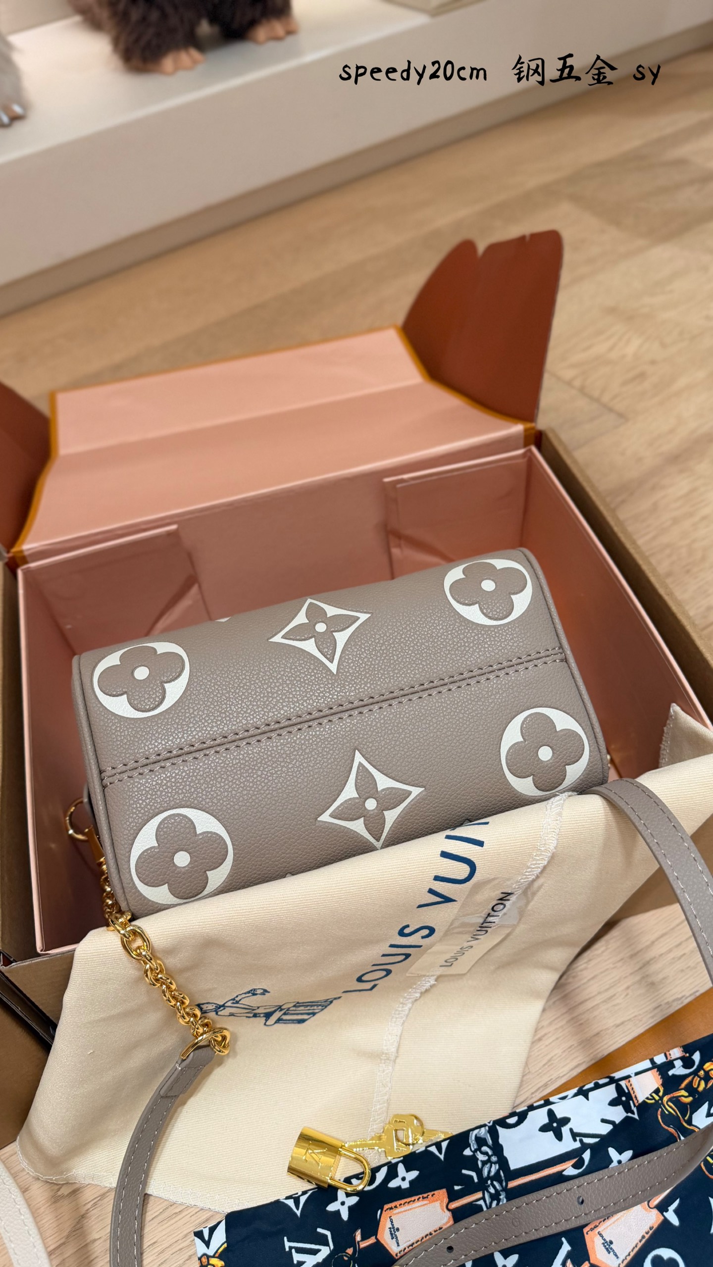 Cheap Louis Vuitton AAA Quality Handbags in 227576, $110 USD- [IB227576] - Replica Louis Vuitton AAA Quality Handbags