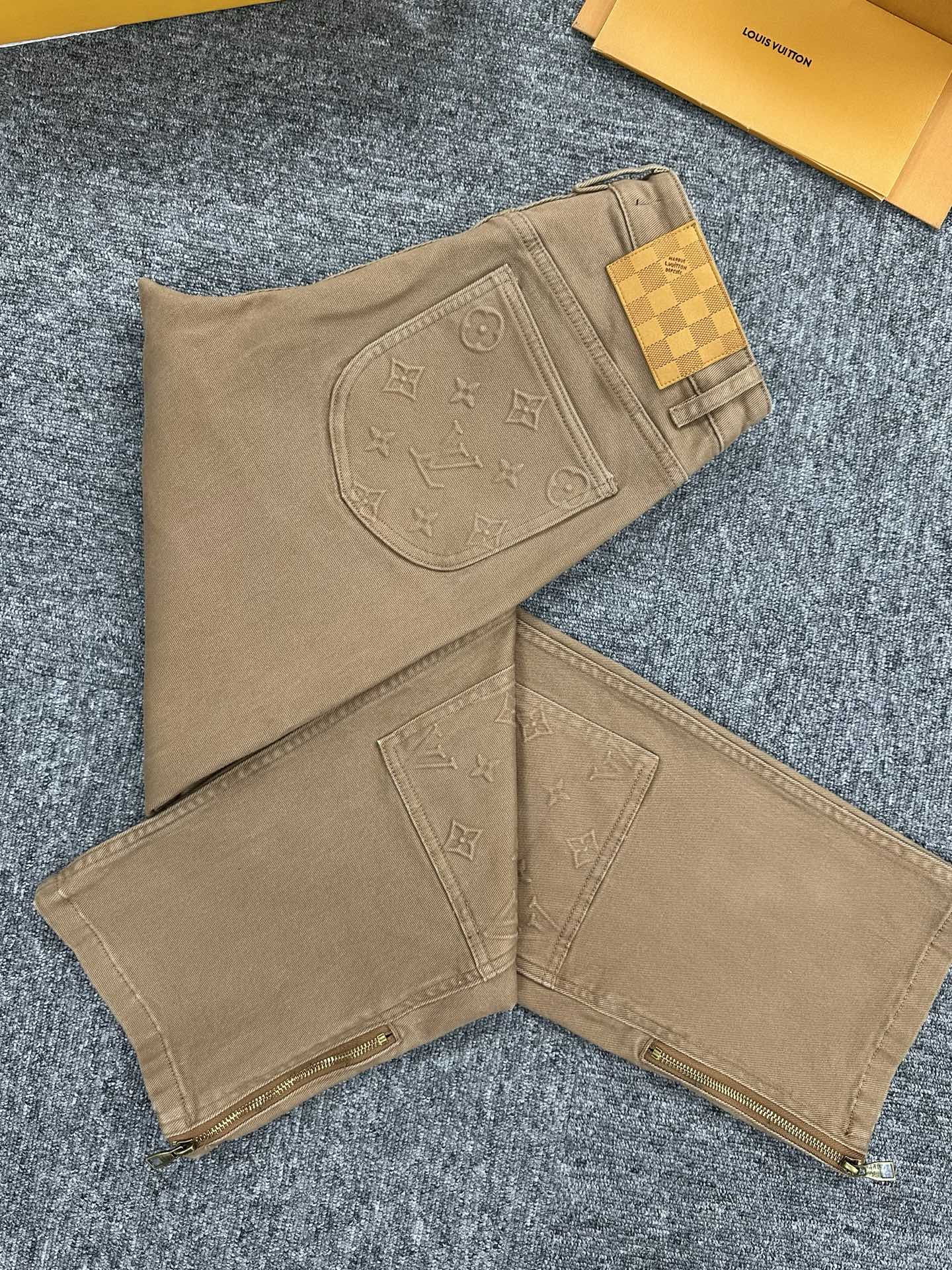 Cheap Louis Vuitton Jeans for Men in 227653, $140 USD- [IB227653] - Replica Louis Vuitton Jeans for Men
