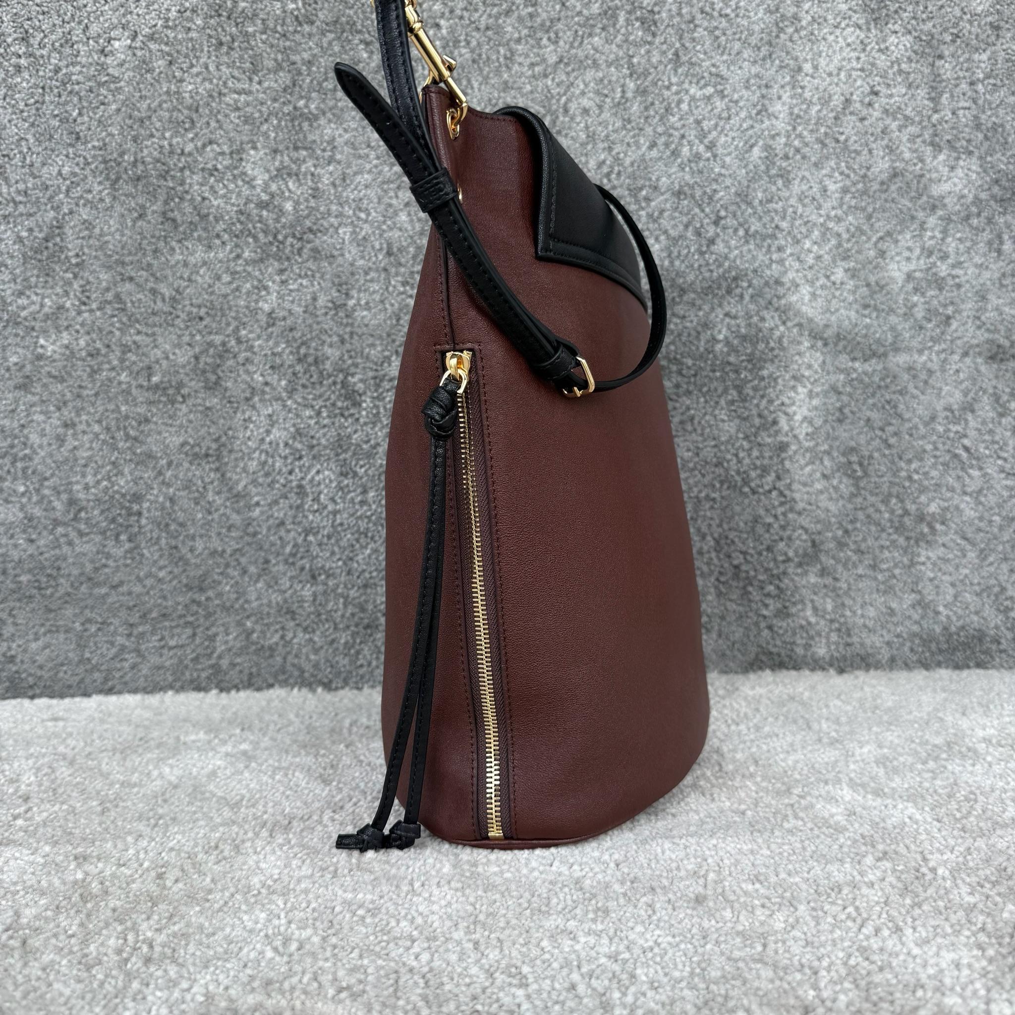 Cheap CELINE AAA Quality Handbags in 227942, $150 USD- [IB227942] - Replica CELINE AAA Quality Handbags