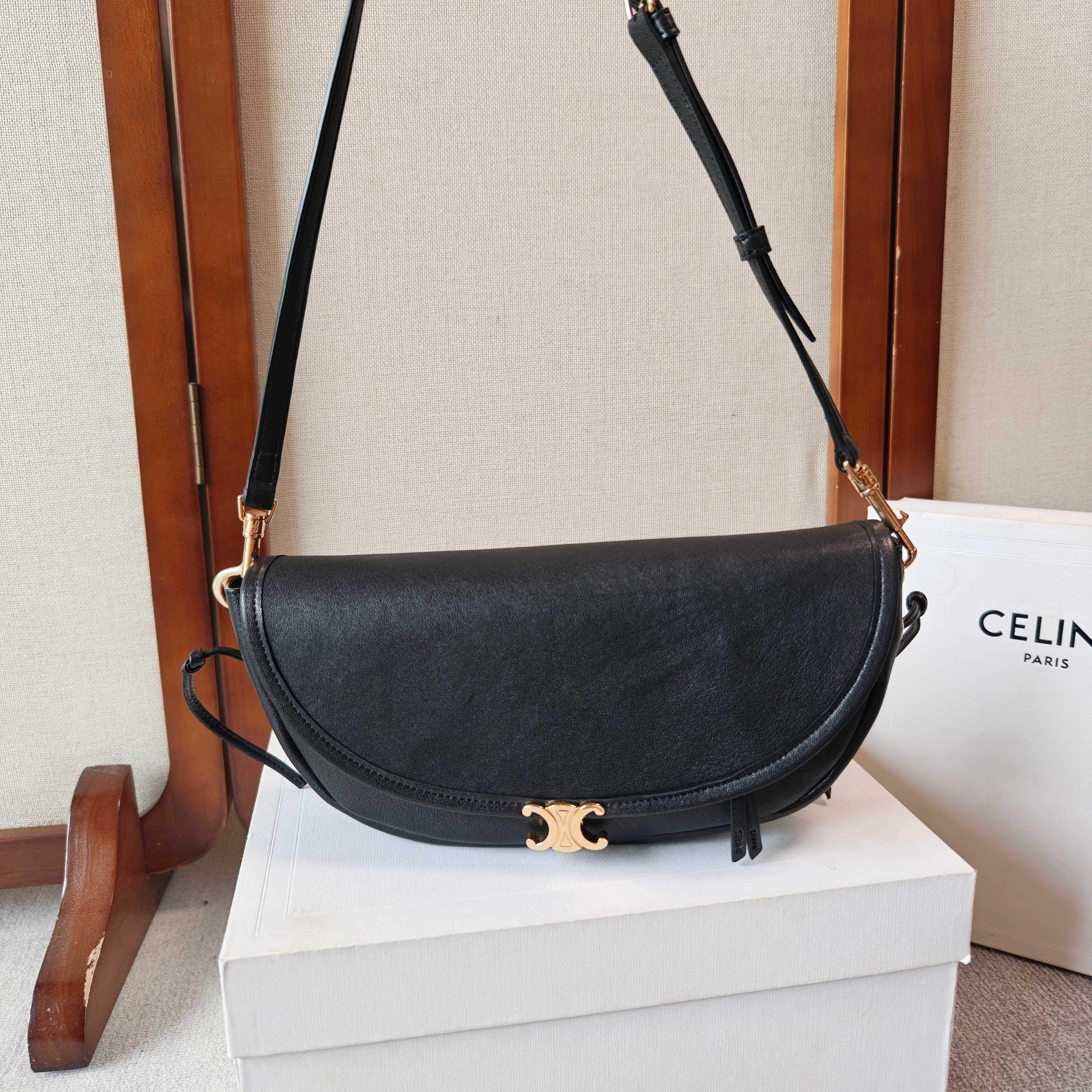 Cheap CELINE AAA Quality Handbags in 227957, $150 USD- [IB227957] - Replica CELINE AAA Quality Handbags