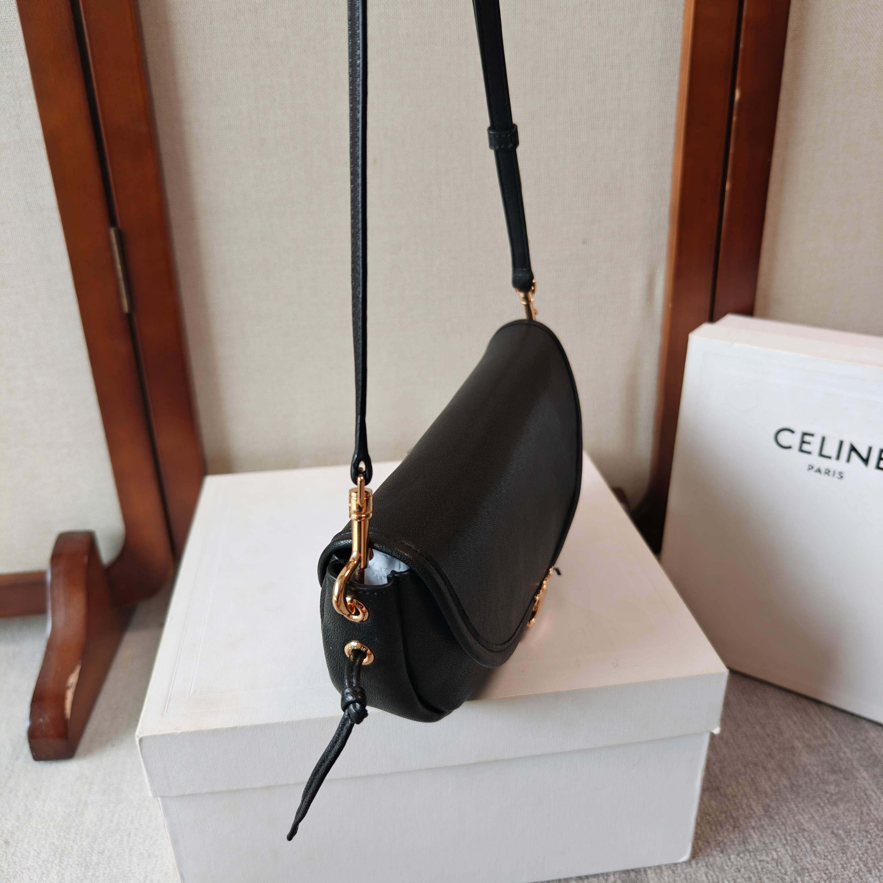 Cheap CELINE AAA Quality Handbags in 227957, $150 USD- [IB227957] - Replica CELINE AAA Quality Handbags