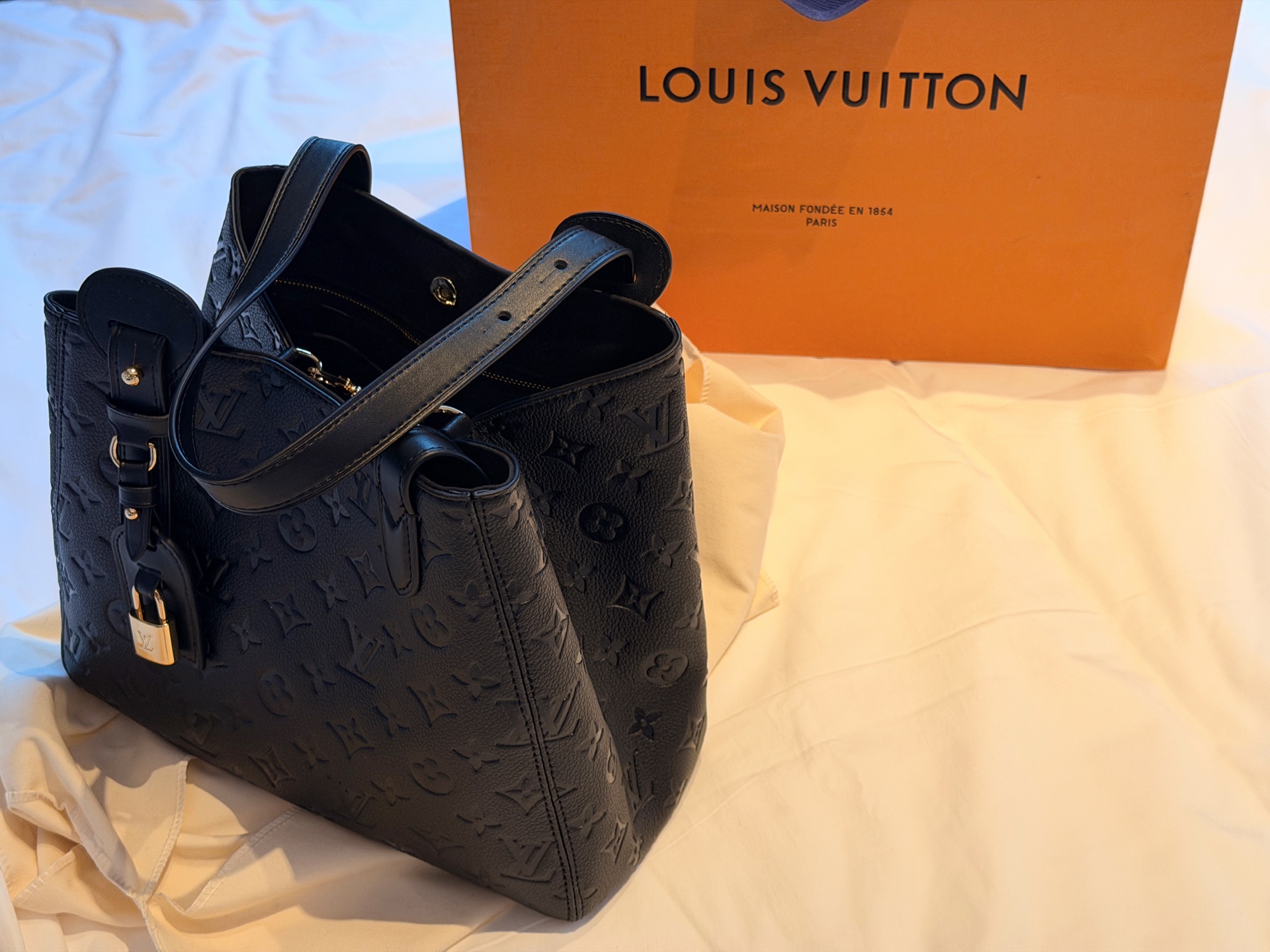 Cheap Louis Vuitton AAA Quality Handbags in 227967, $70 USD- [IB227967] - Replica Louis Vuitton AAA Quality Handbags