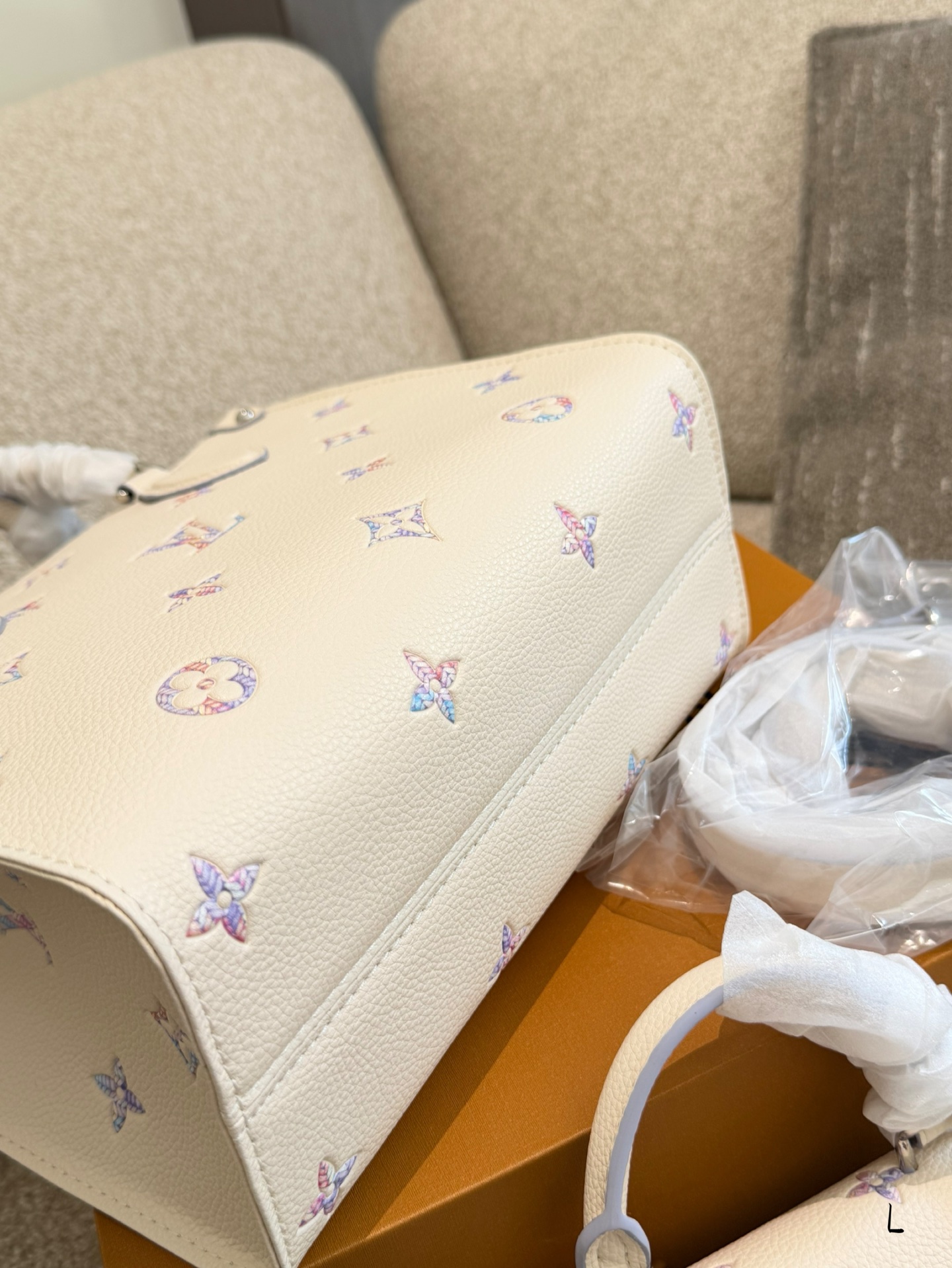Cheap Louis Vuitton AAA Quality Handbags in 227973, $75 USD- [IB227973] - Replica Louis Vuitton AAA Quality Handbags