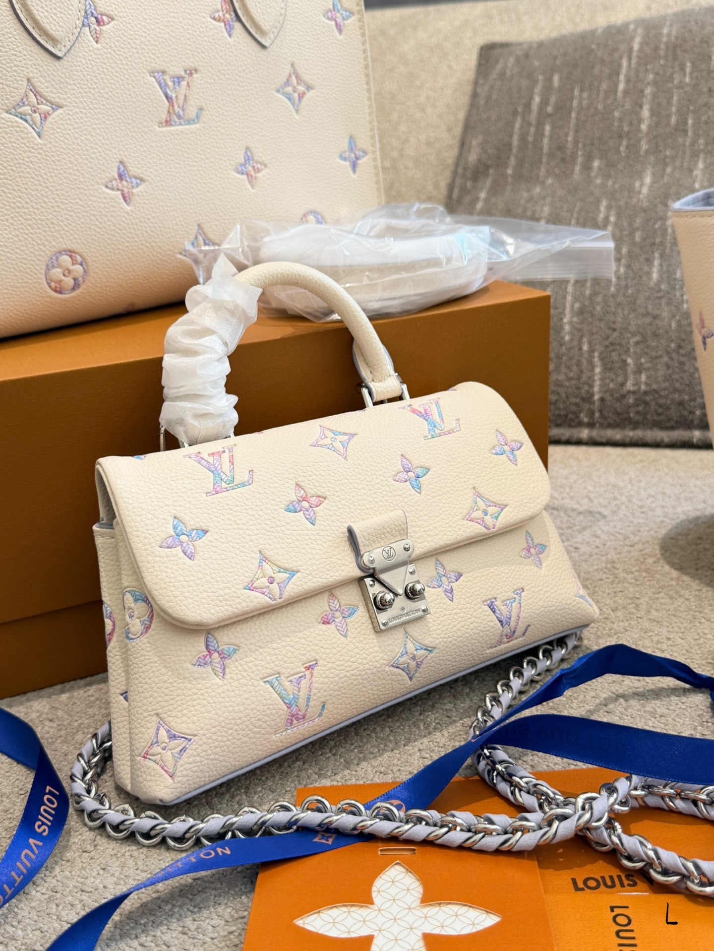 Cheap Louis Vuitton AAA Quality Handbags in 227974, $75 USD- [IB227974] - Replica Louis Vuitton AAA Quality Handbags