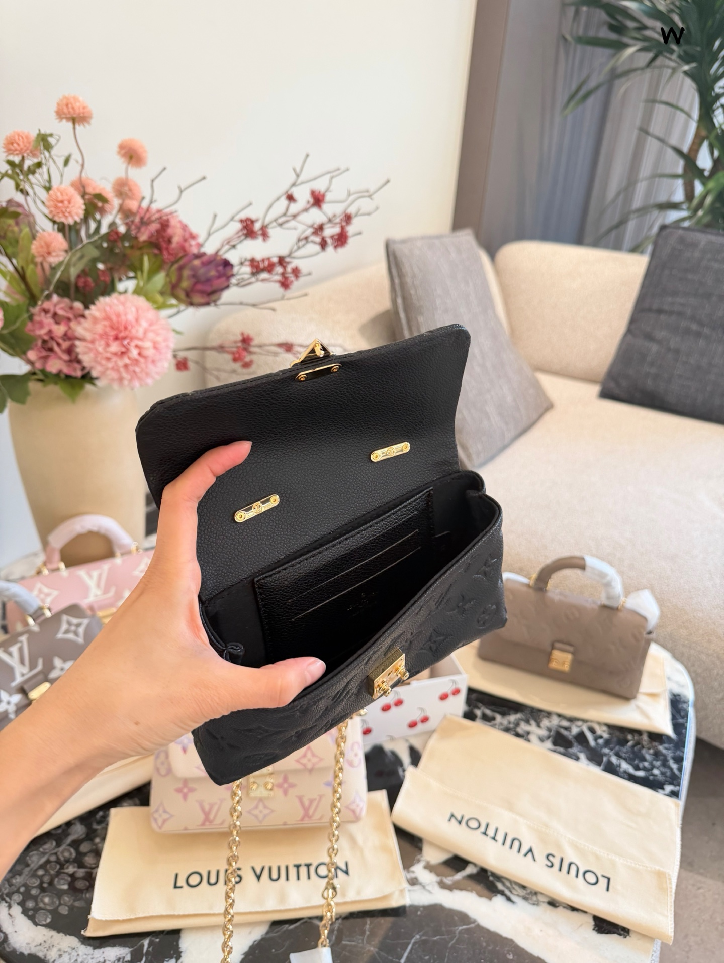 Cheap Louis Vuitton AAA Quality Handbags in 227975, $55 USD- [IB227975] - Replica Louis Vuitton AAA Quality Handbags