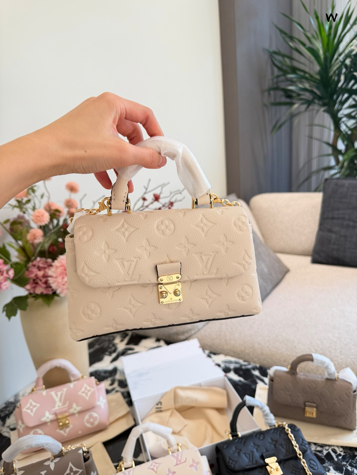 Cheap Louis Vuitton AAA Quality Handbags in 227979, $55 USD- [IB227979] - Replica Louis Vuitton AAA Quality Handbags