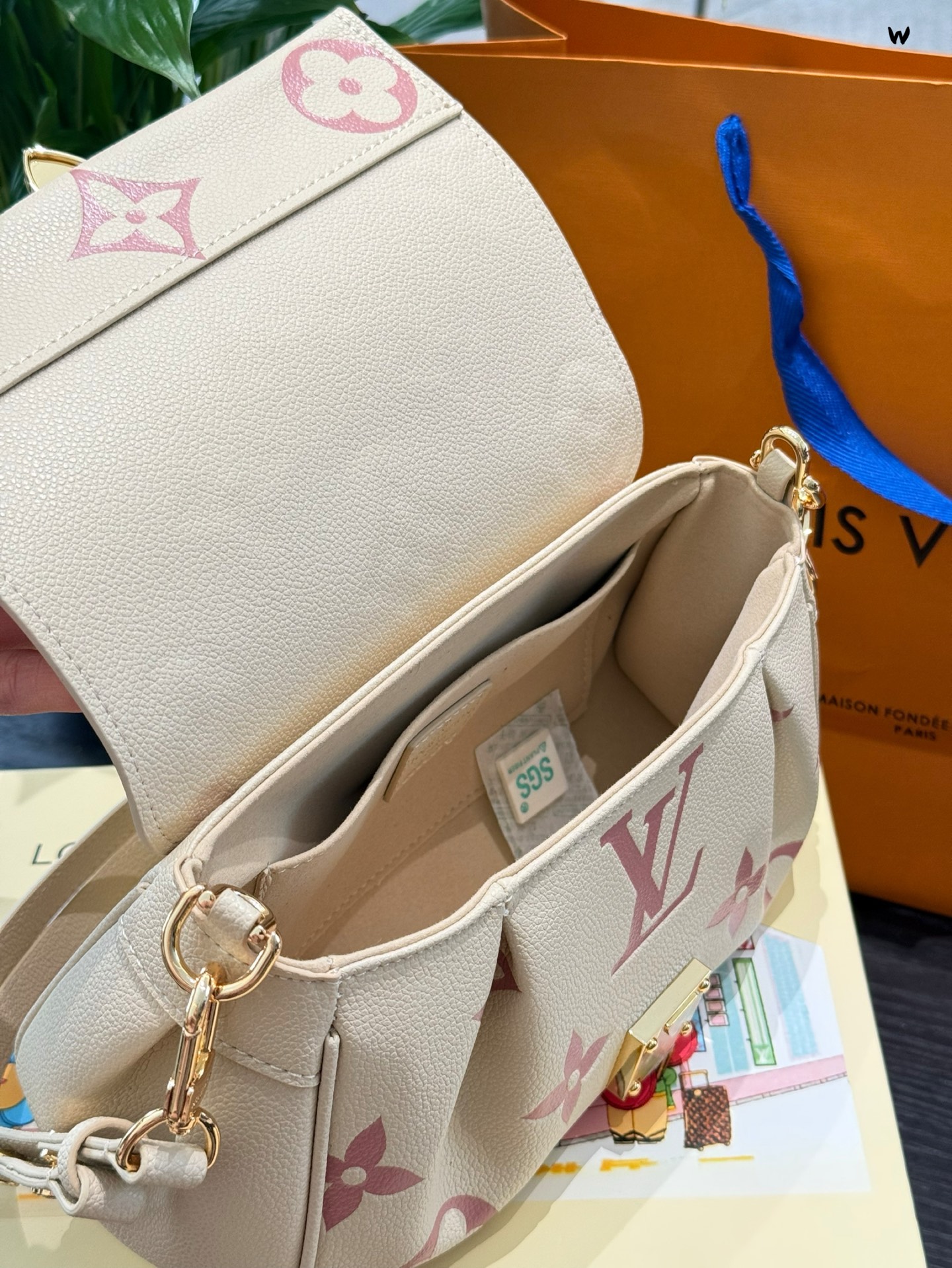 Cheap Louis Vuitton AAA Mini Shoulder Bags in 227981, $75 USD- [IB227981] - Replica Louis Vuitton AAA Mini Shoulder Bags